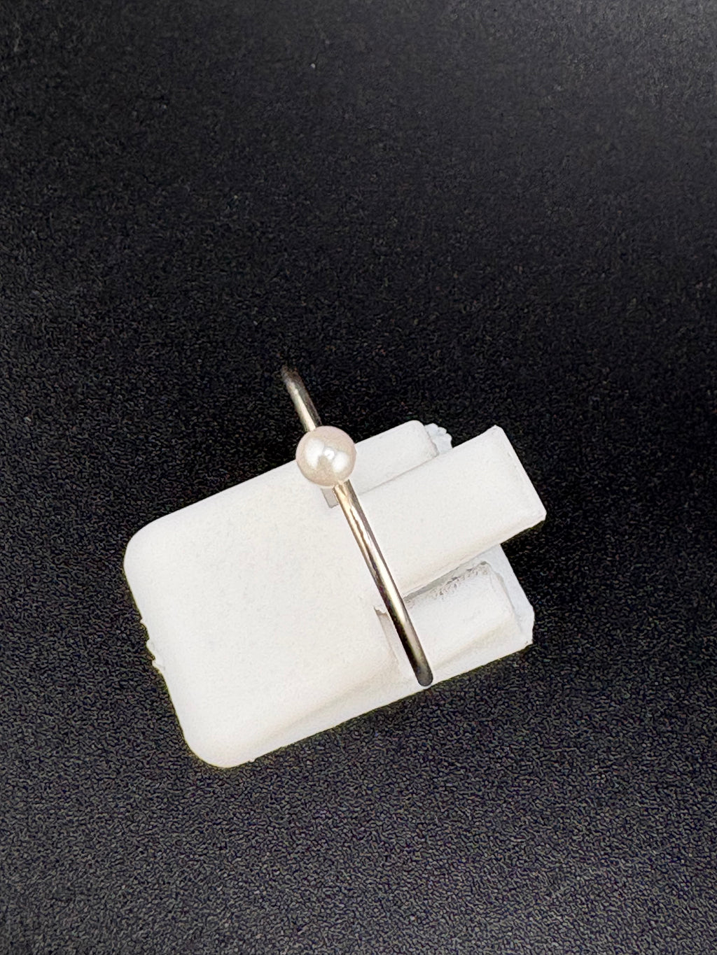 .925 Sterling Silver Small Pearl Ring – 0.52g