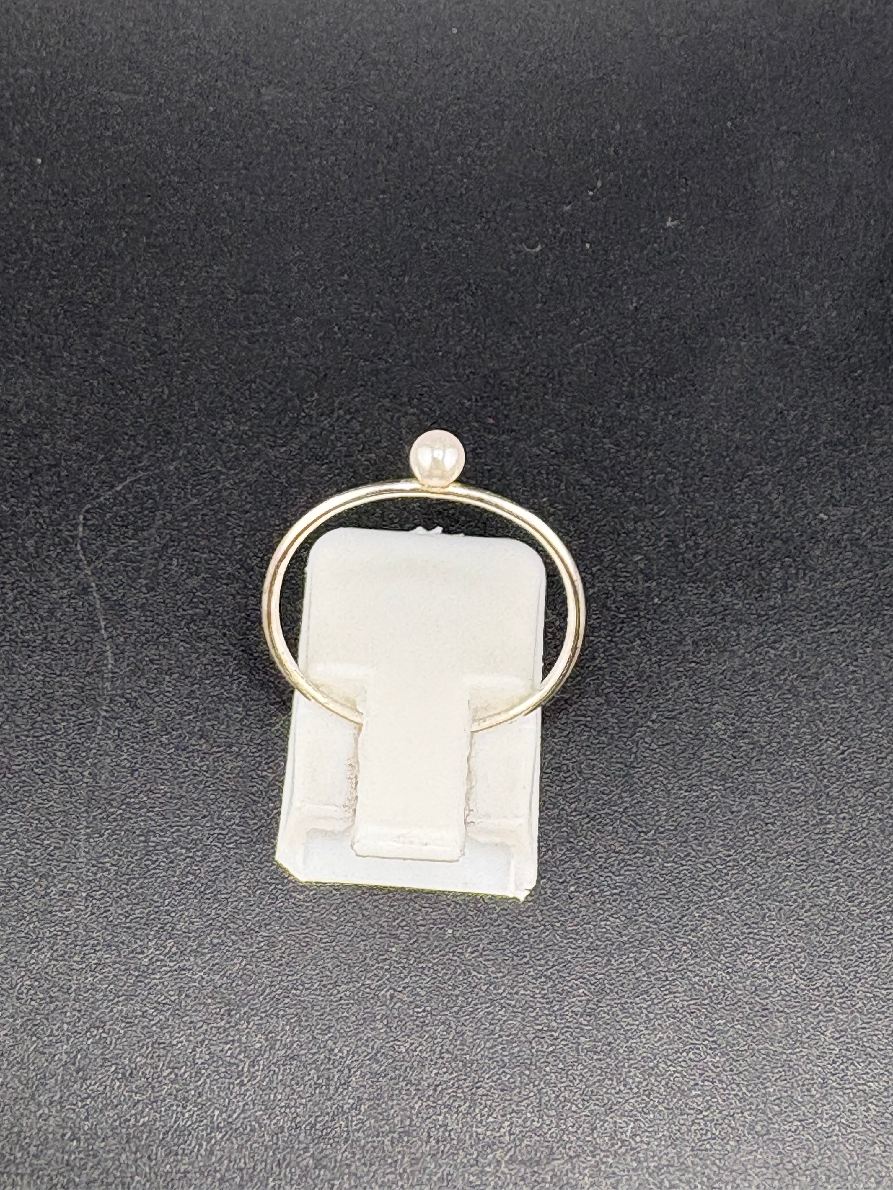 .925 Sterling Silver Small Pearl Ring – 0.52g