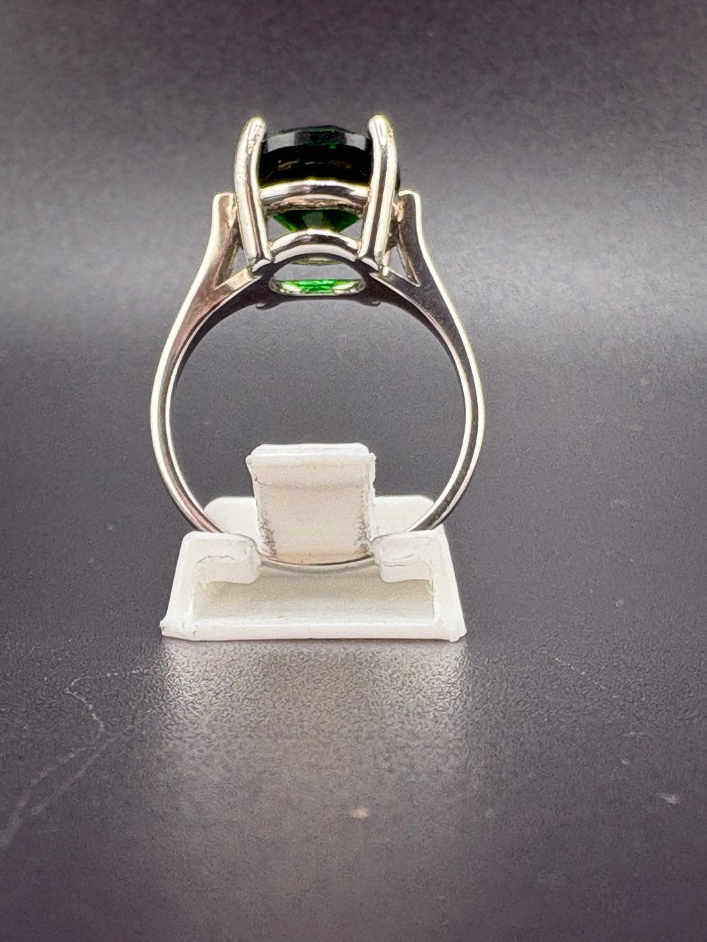 925 Sterling Silver Round Emerald CZ Ring – Size 7