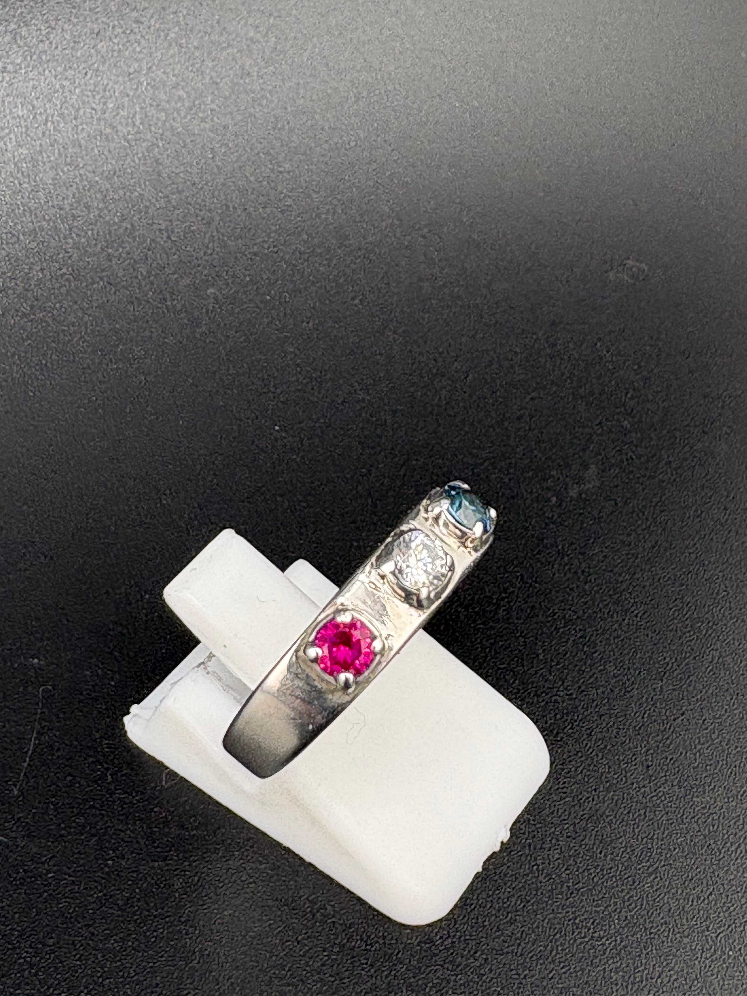 925 Sterling Silver Red, White & Blue Stone Ring – Size 7
