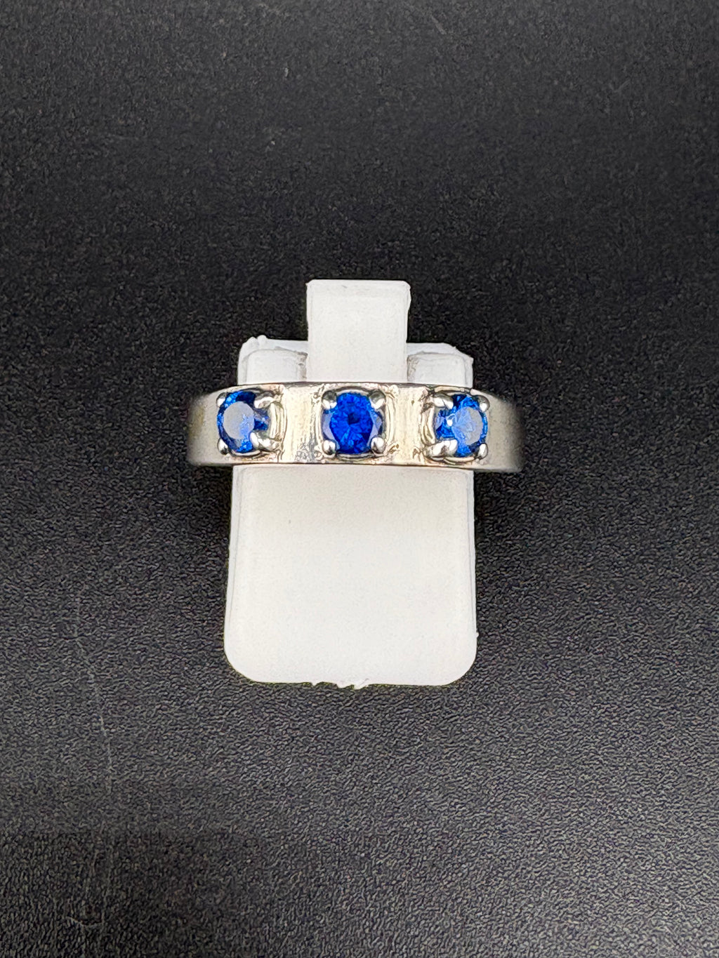 925 Sterling Silver Ring with 3 Blue CZ Stones – Size 7