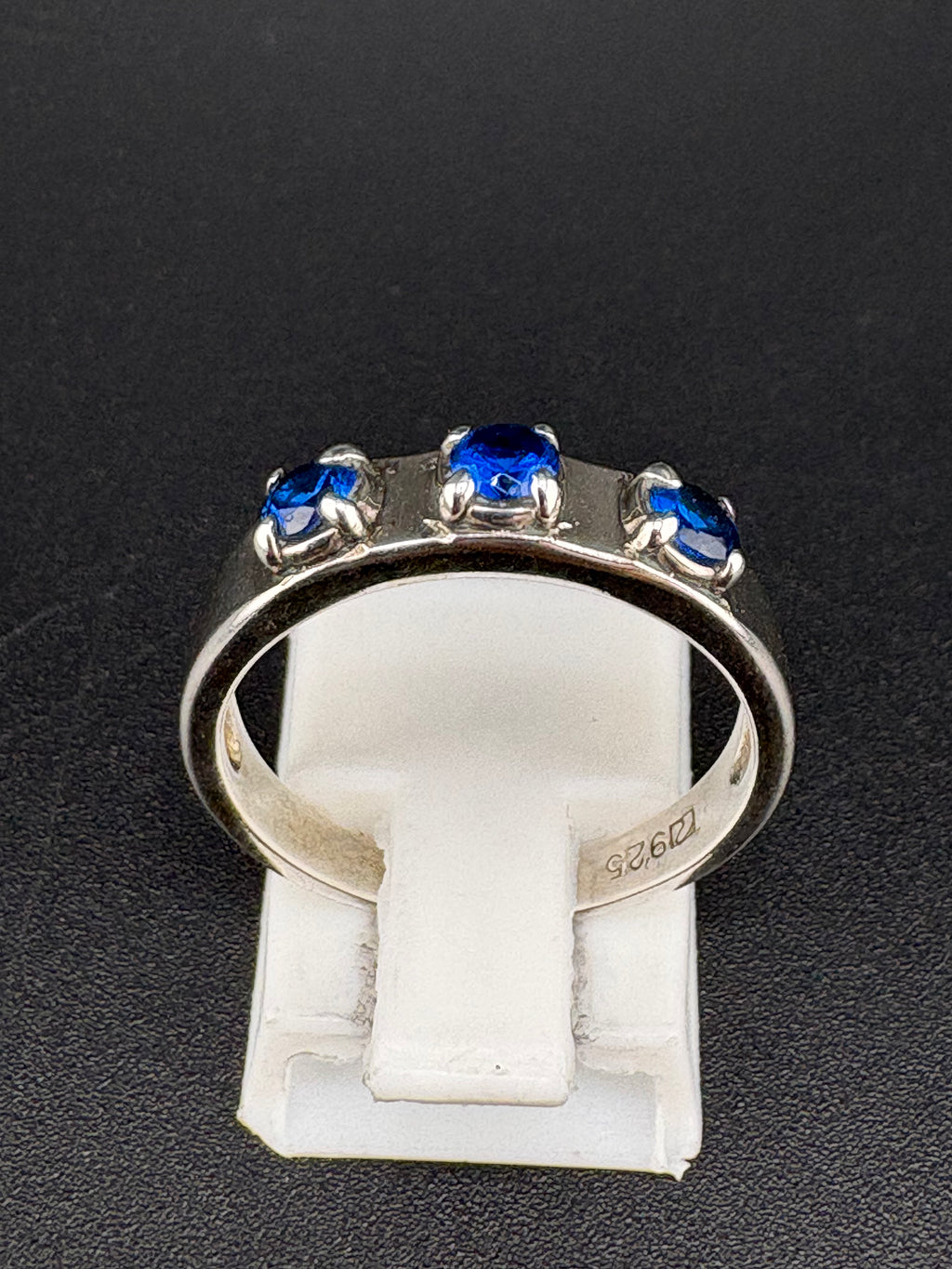 925 Sterling Silver Ring with 3 Blue CZ Stones – Size 7