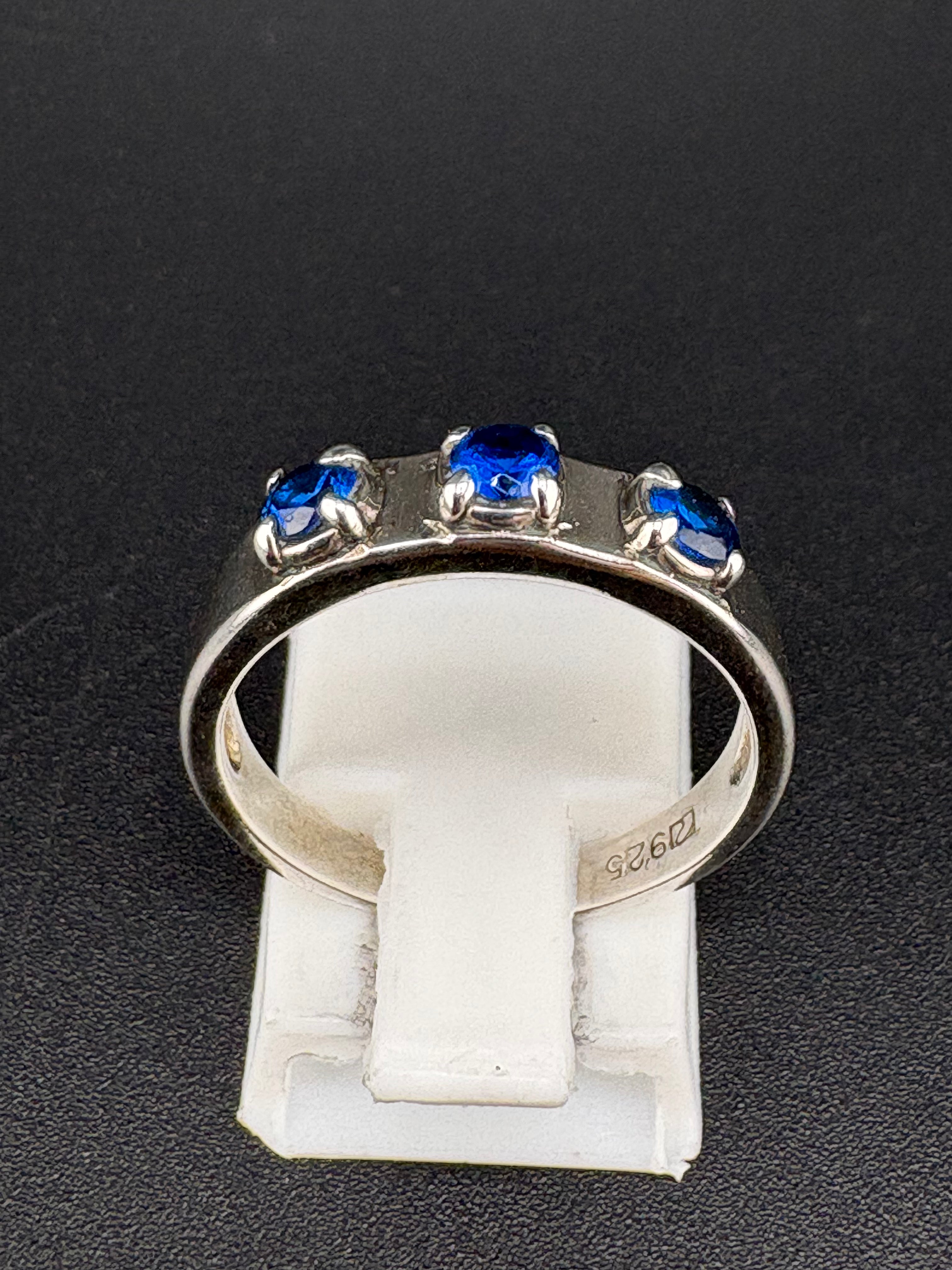 925 Sterling Silver Ring with 3 Blue CZ Stones – Size 7