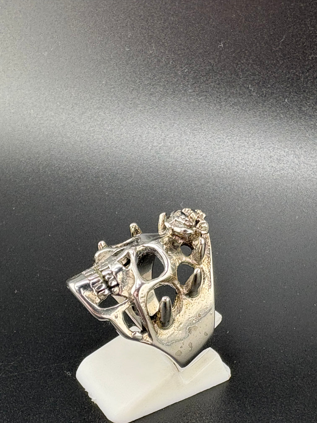 .925 Sterling Silver Skull & Rose Ring – 9g – Size 6.75