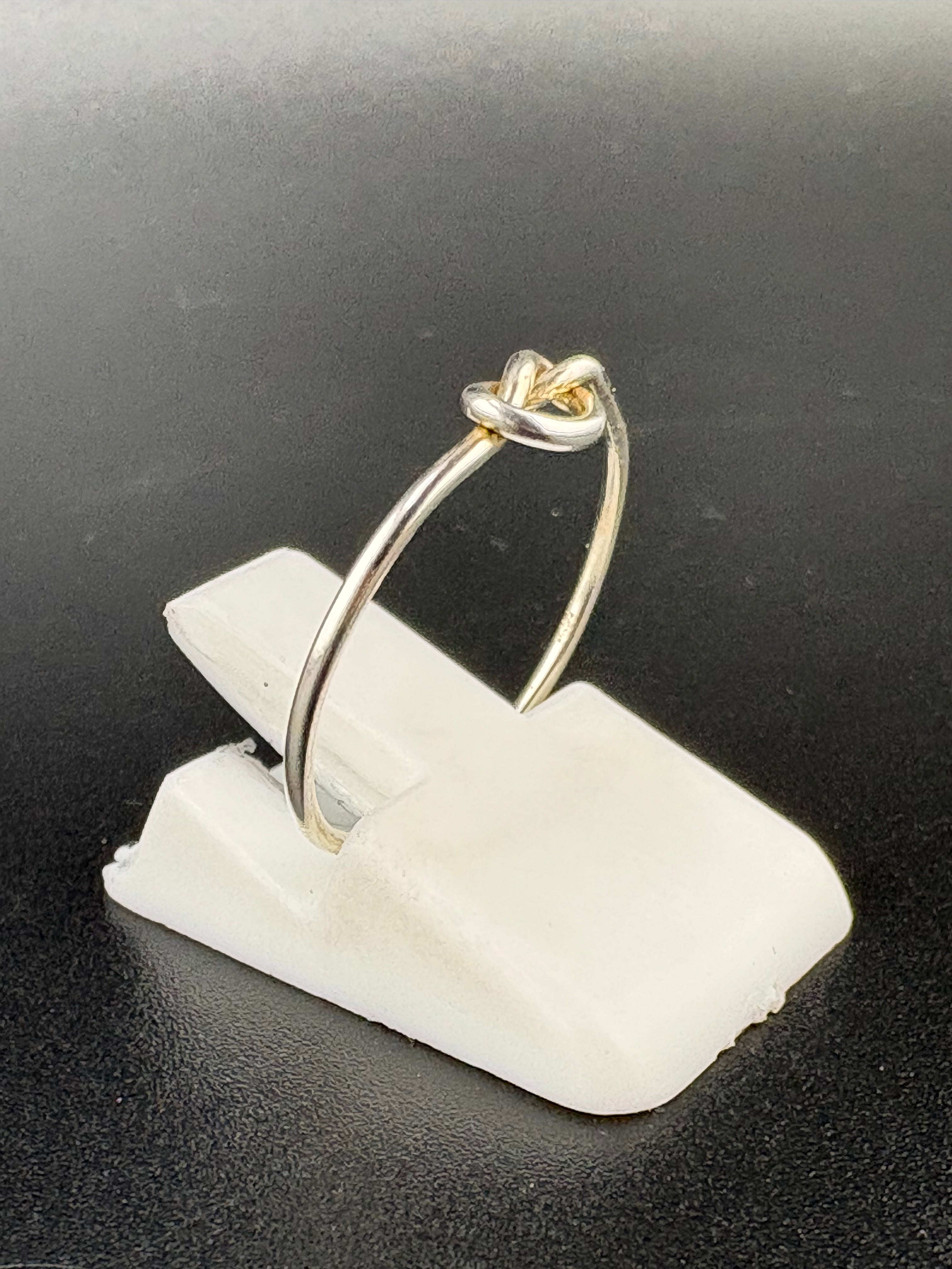 .925 Sterling Silver Knot Ring – 0.53g