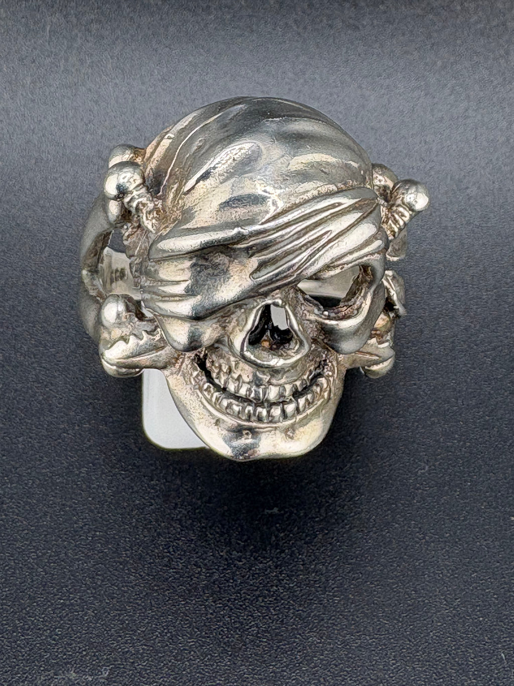 .925 Sterling Silver Pirate “One-Eyed Willie” Skull Ring – 15.5g – Size 13.5