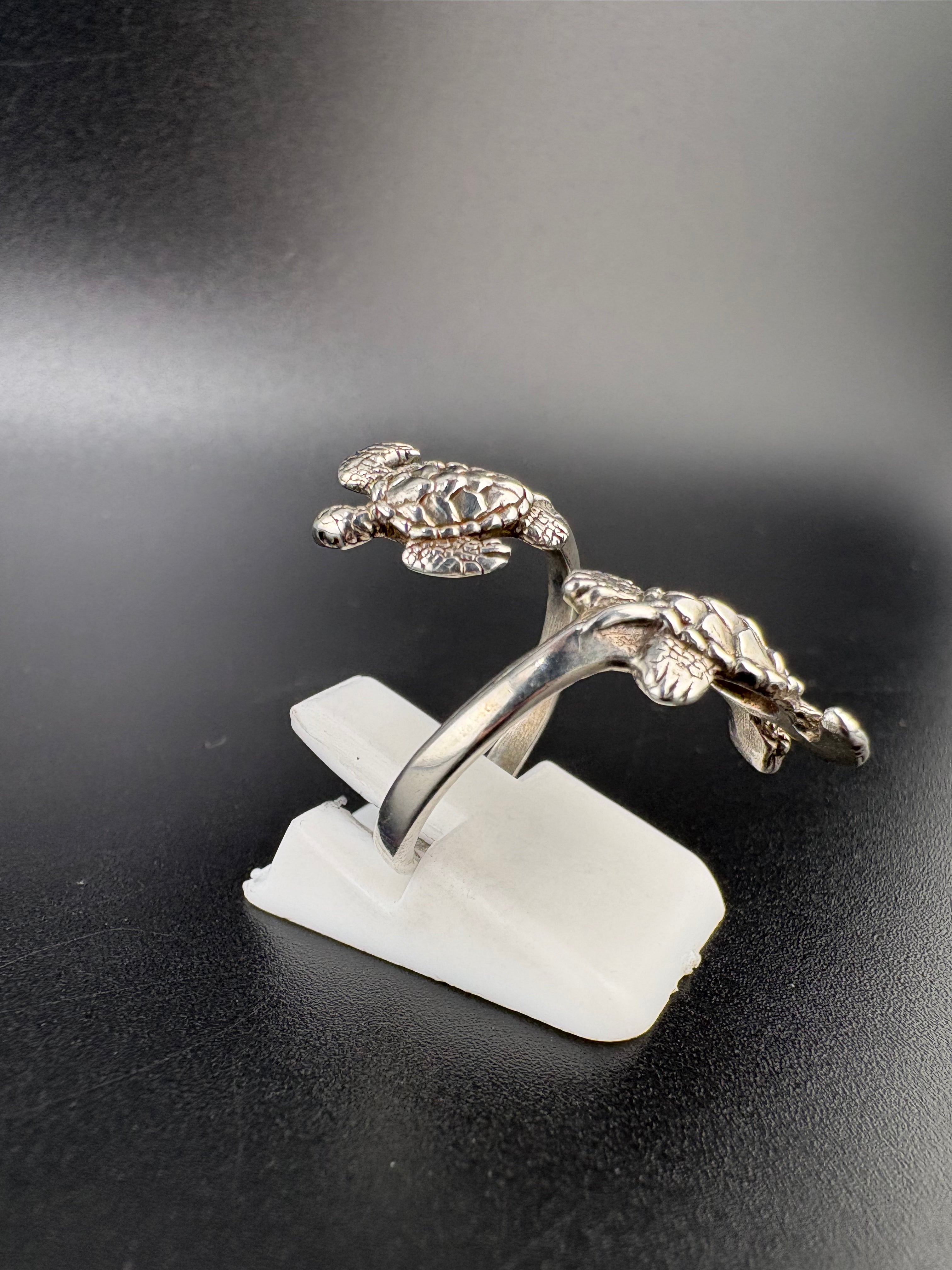 .925 Sterling Silver Two Turtle Ring – 4g – Size 7 Adjustable