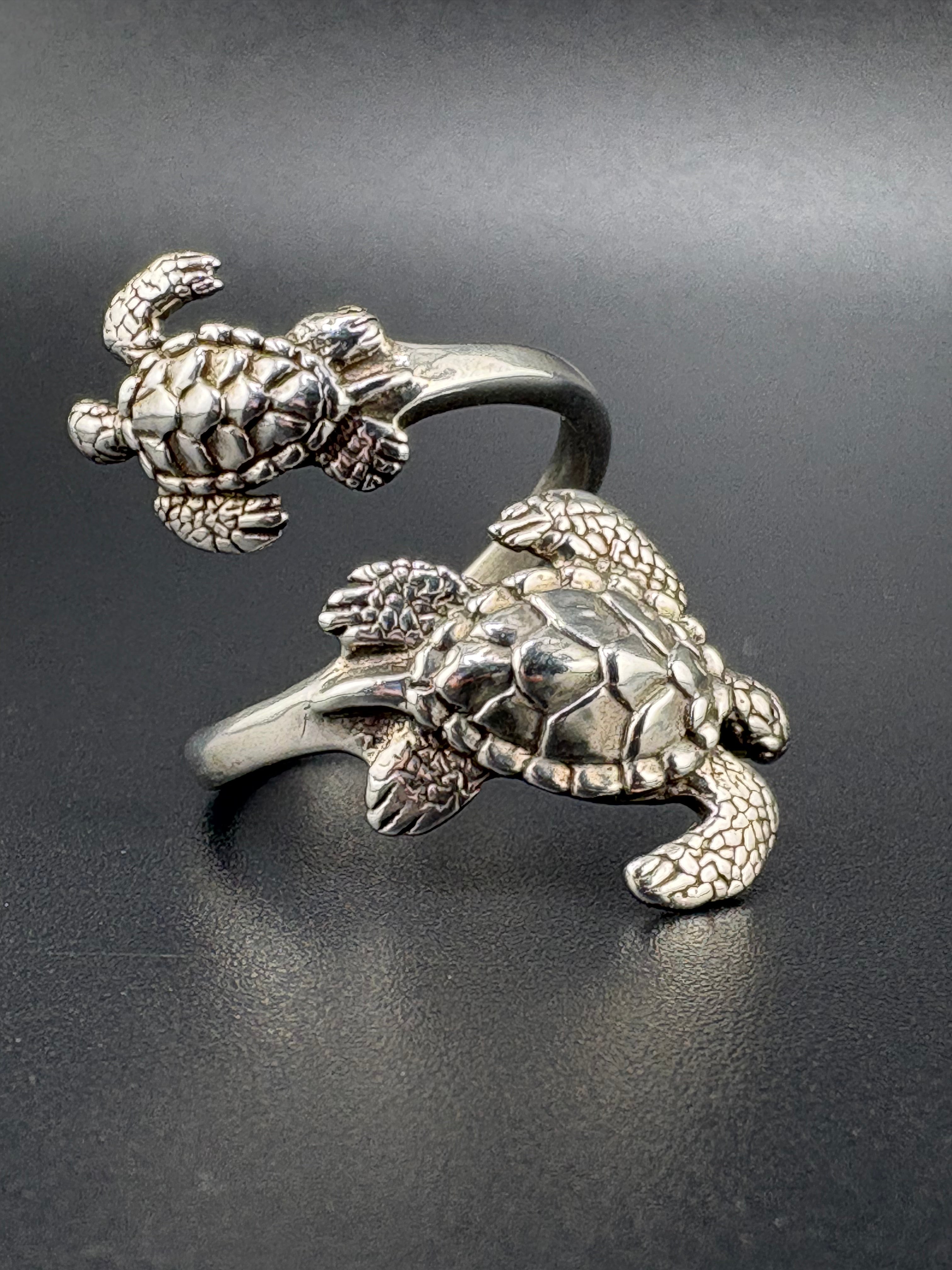 .925 Sterling Silver Two Turtle Ring – 4g – Size 7 Adjustable