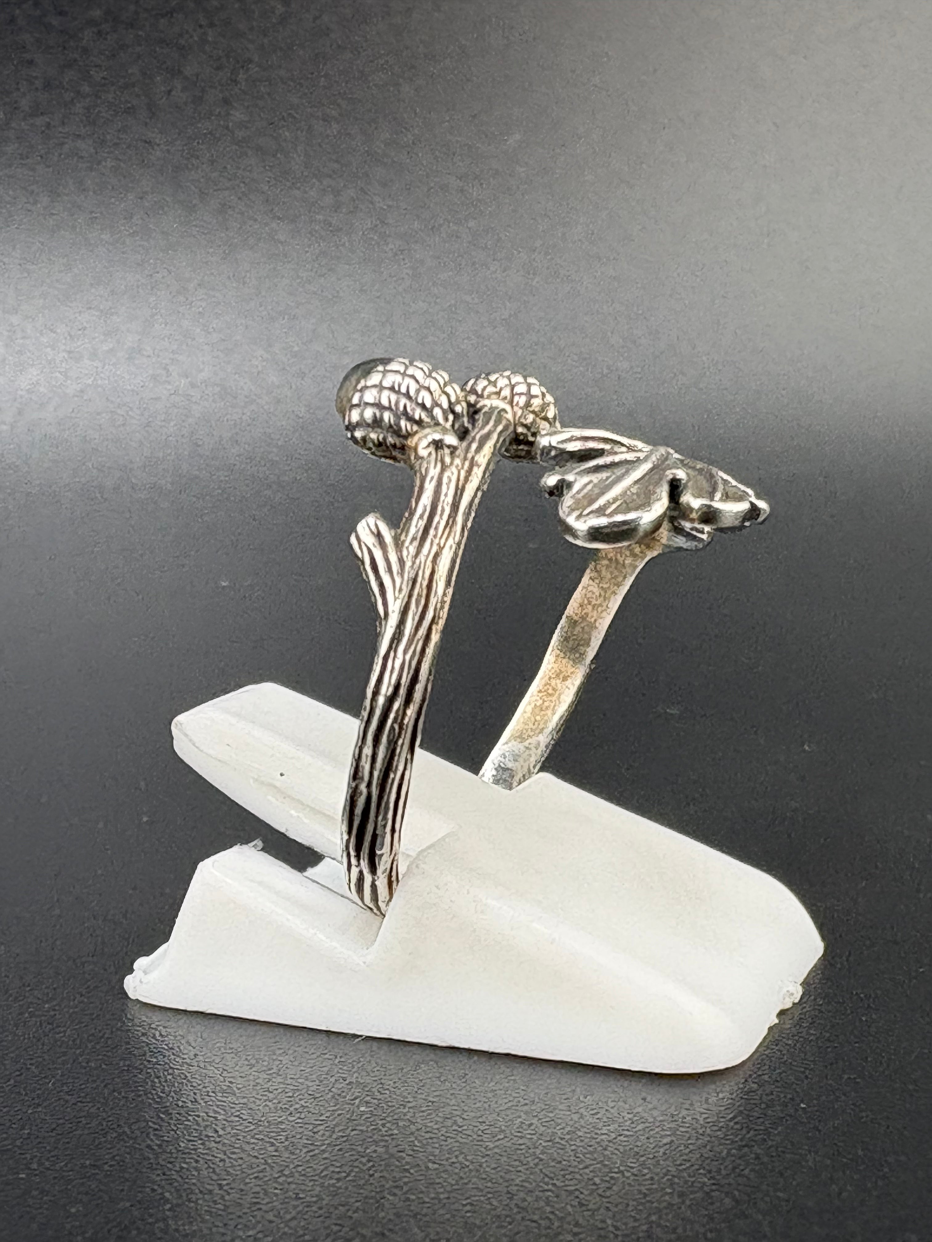.925 Sterling Silver Acorn & Leaf Ring – 2.43g – Size 8 Adjustable