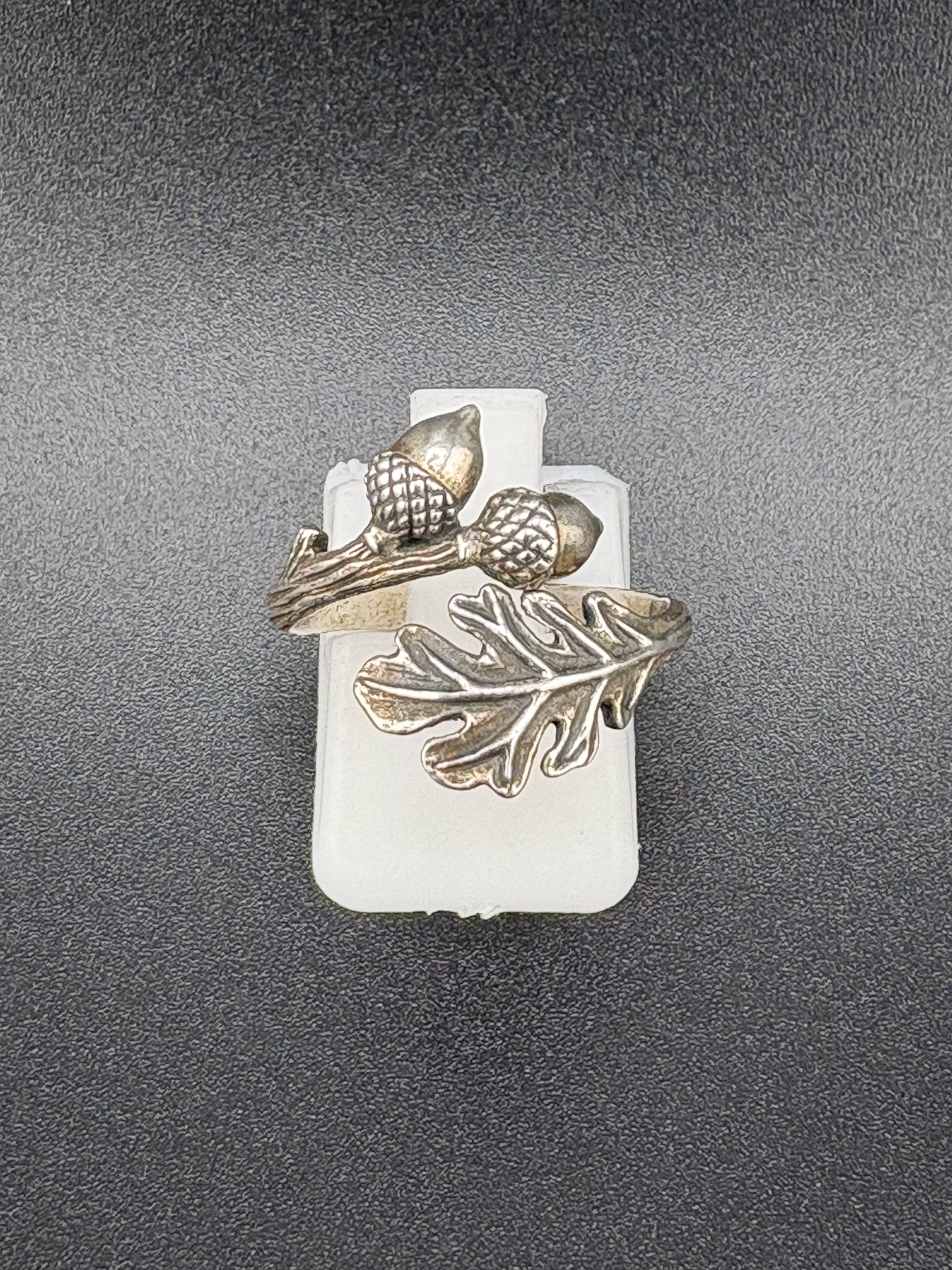 .925 Sterling Silver Acorn & Leaf Ring – 2.43g – Size 8 Adjustable