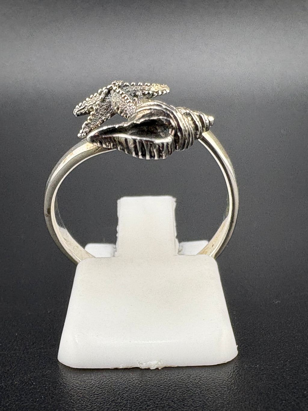 .925 Sterling Silver Starfish & Seashell Ring – 2.43g – Size 7 Adjustable