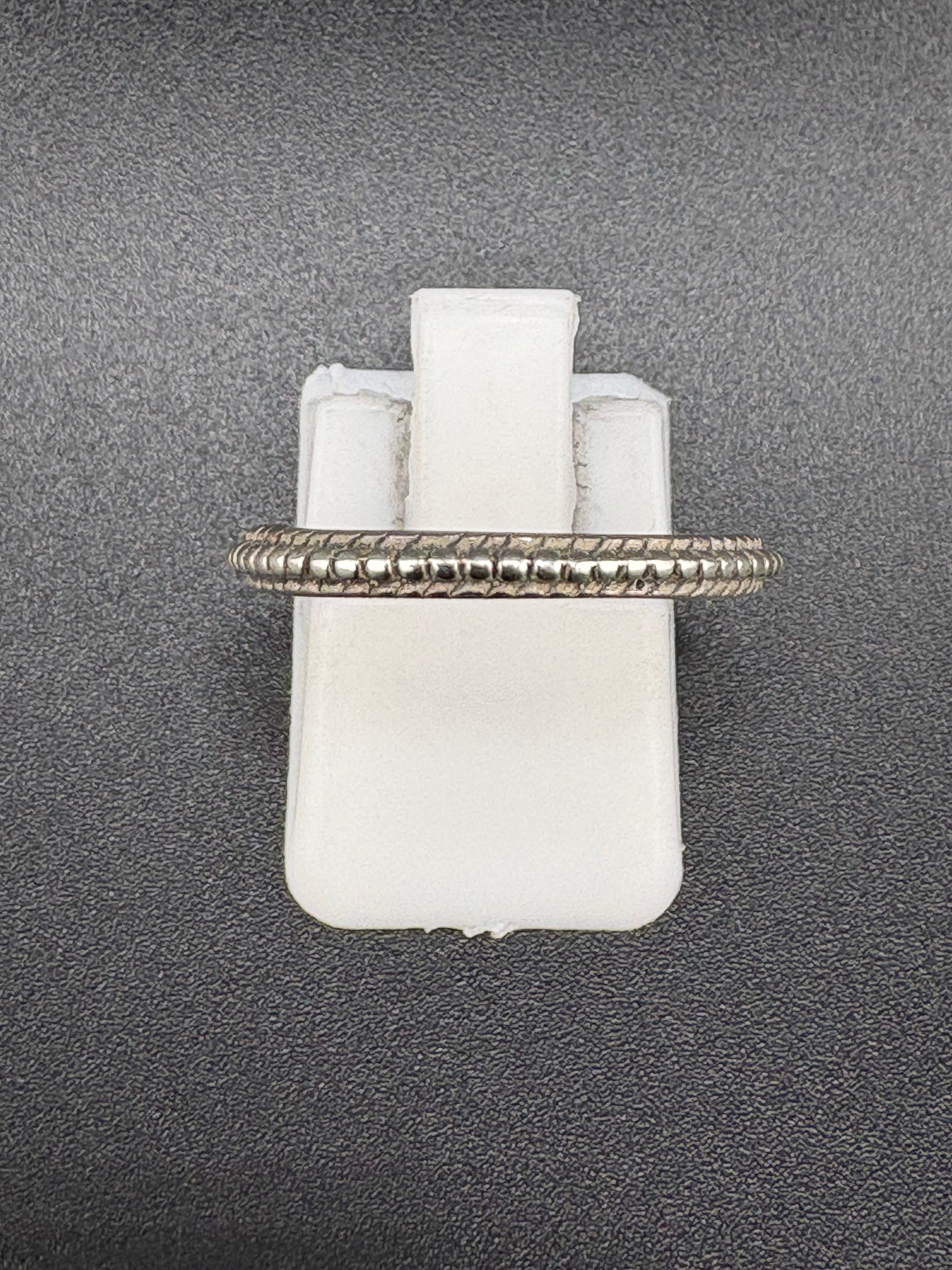 .925 Sterling Silver Textured Dainty Ring – 1.11g