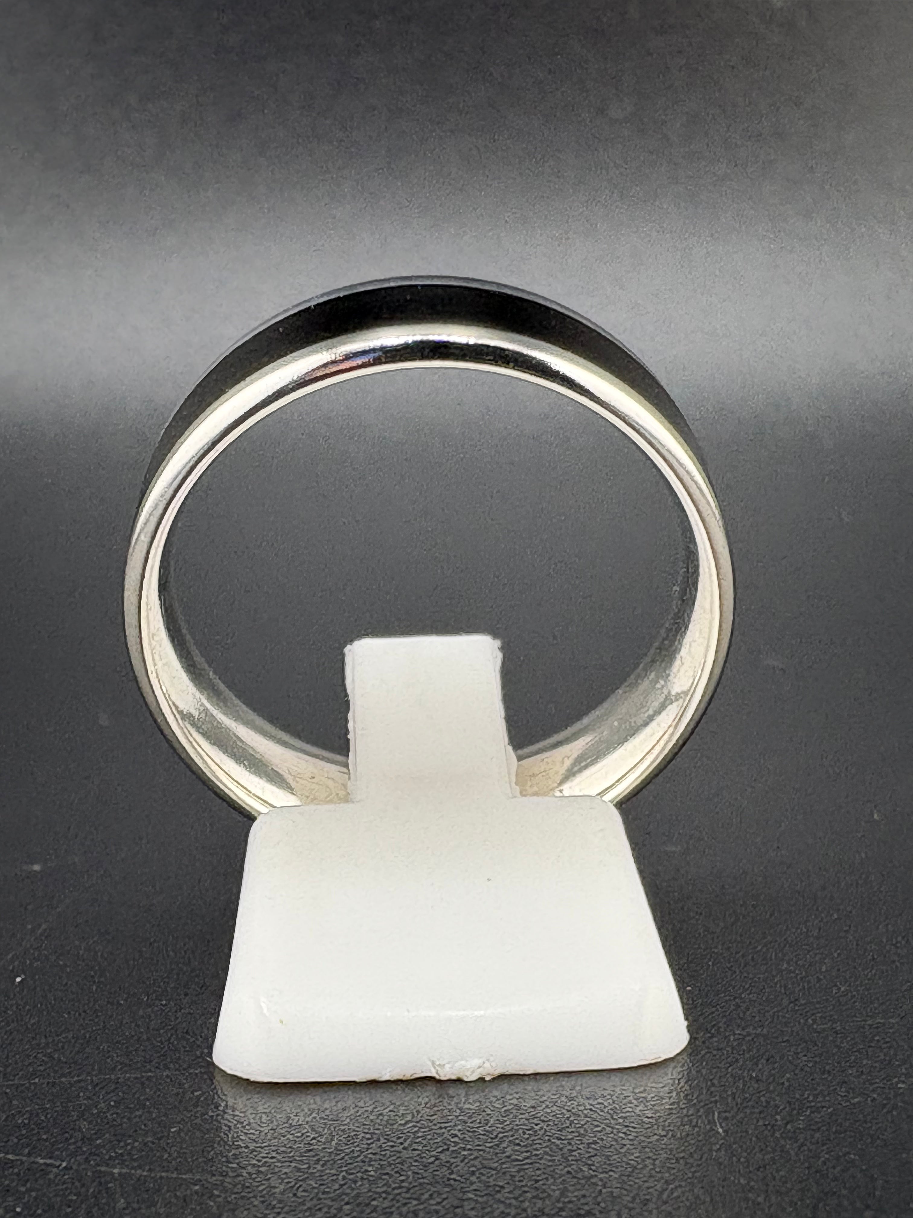 .925 Sterling Silver Black & Silver Band Ring – 5.5g – Size 10