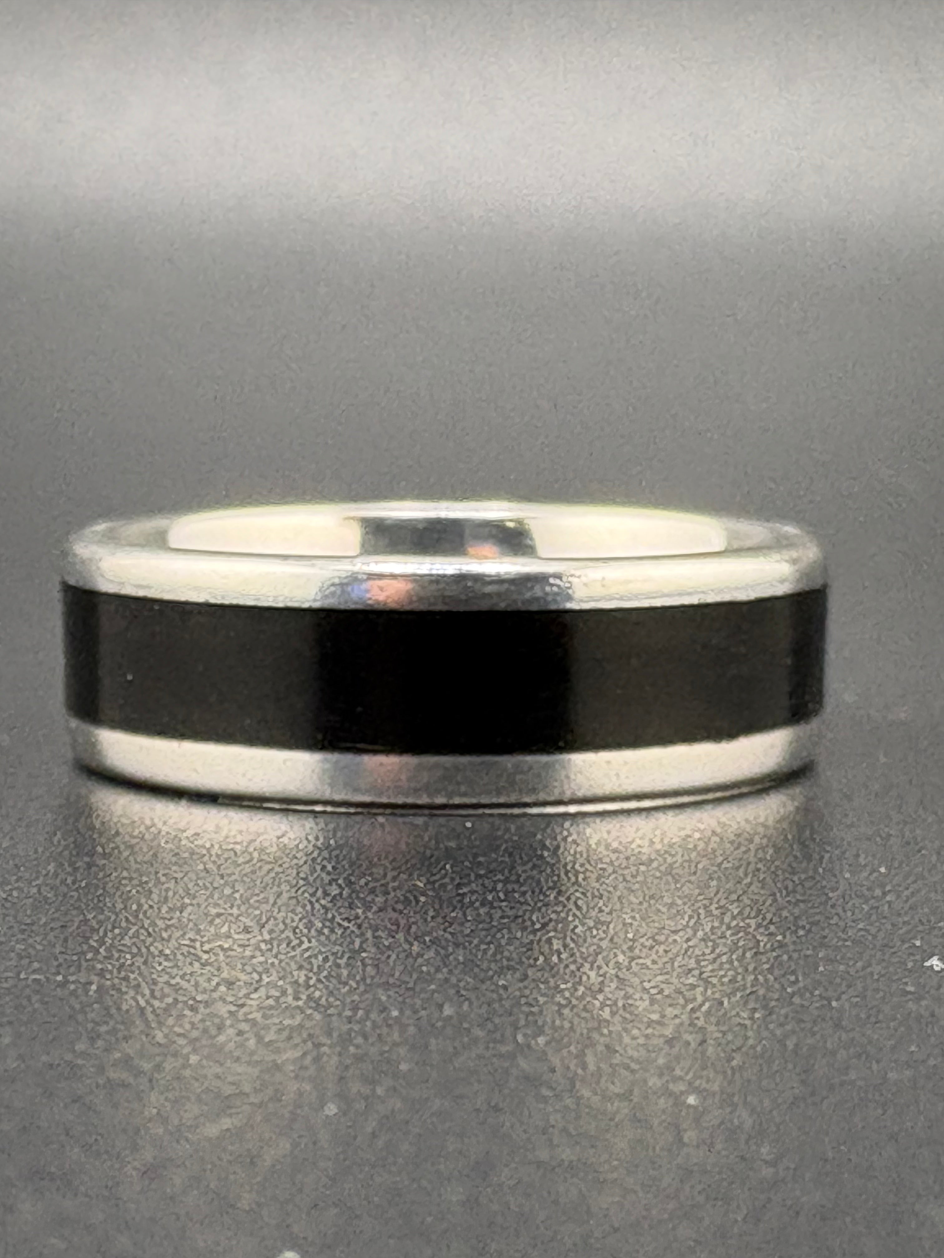.925 Sterling Silver Black & Silver Band Ring – 5.5g – Size 10