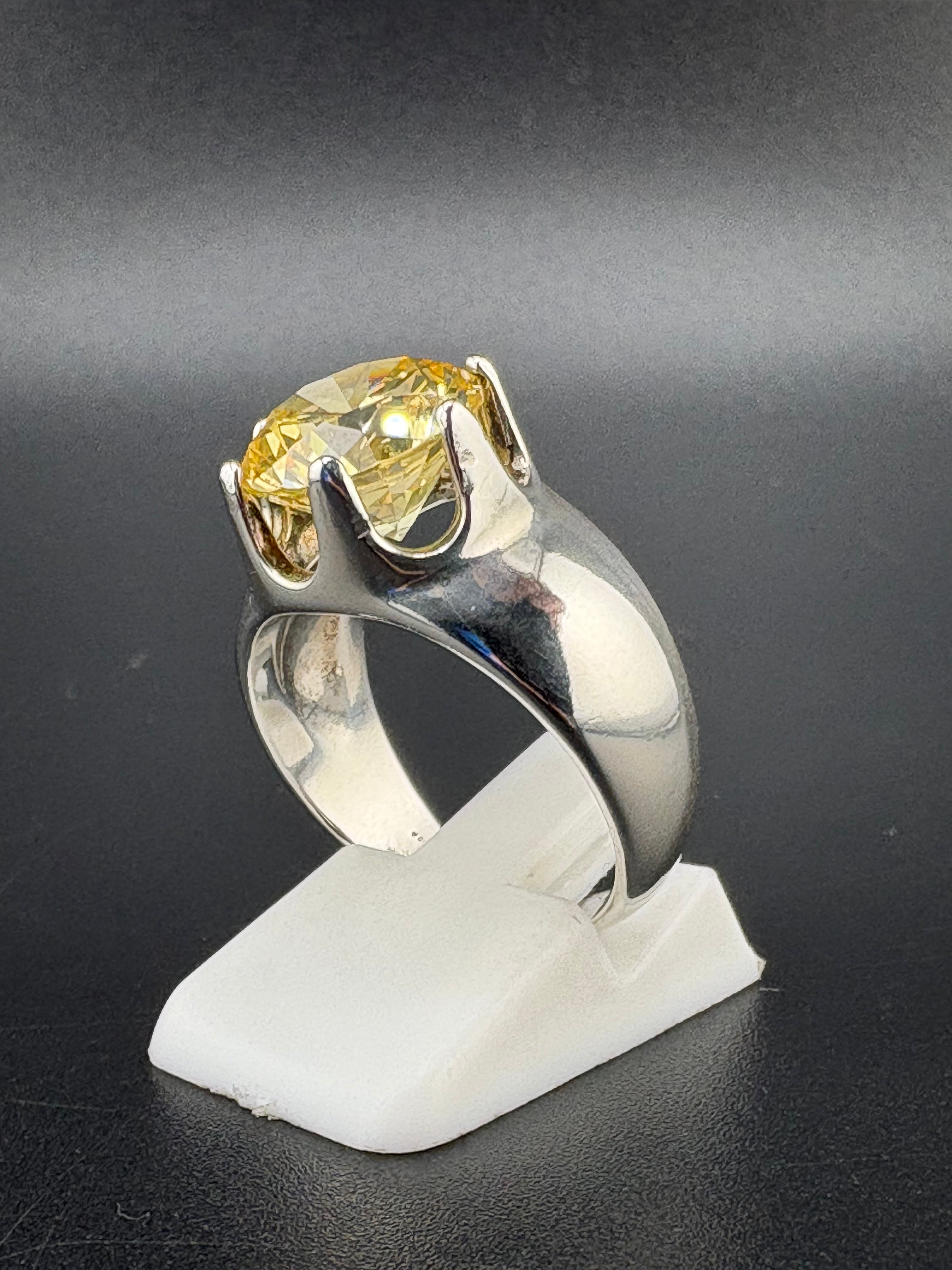 .925 Sterling Silver 4ct Canary Yellow CZ Ring – 6.48g – Size 7