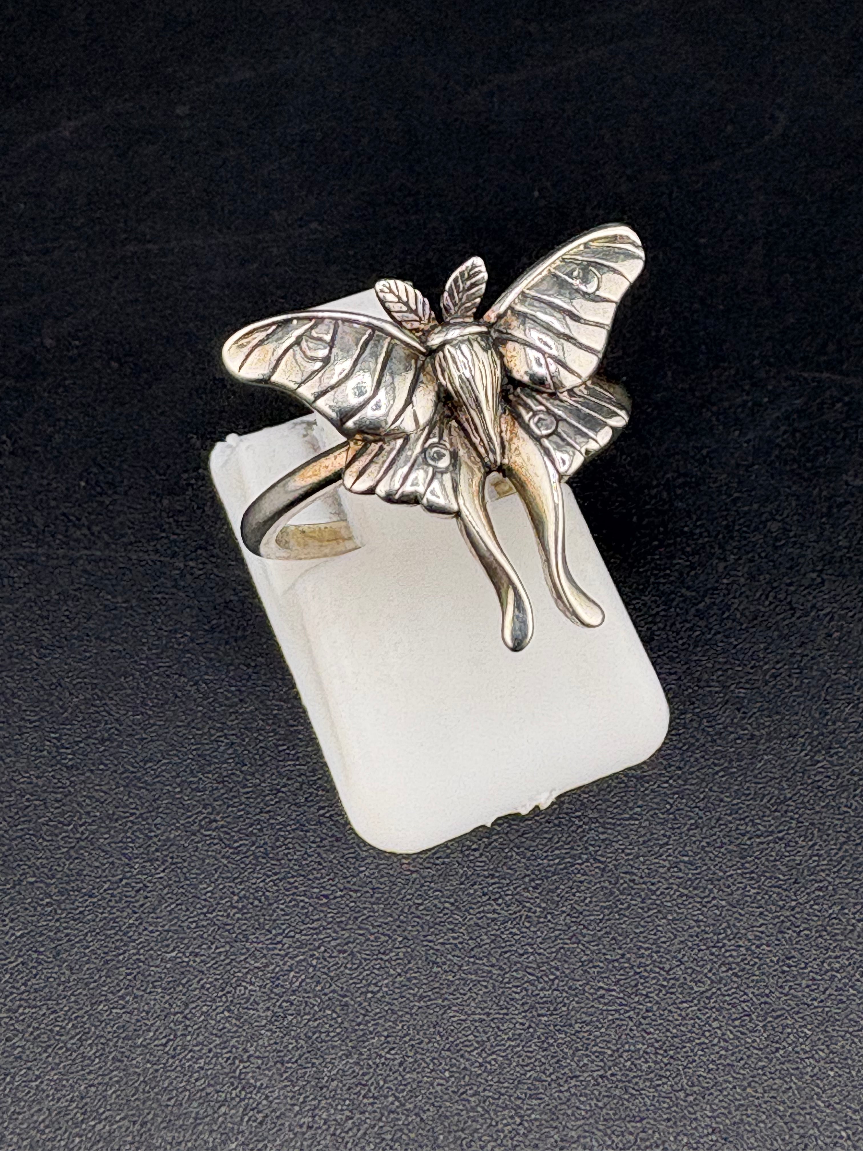 .925 Sterling Silver Moth Ring – 4.71g – Size 5