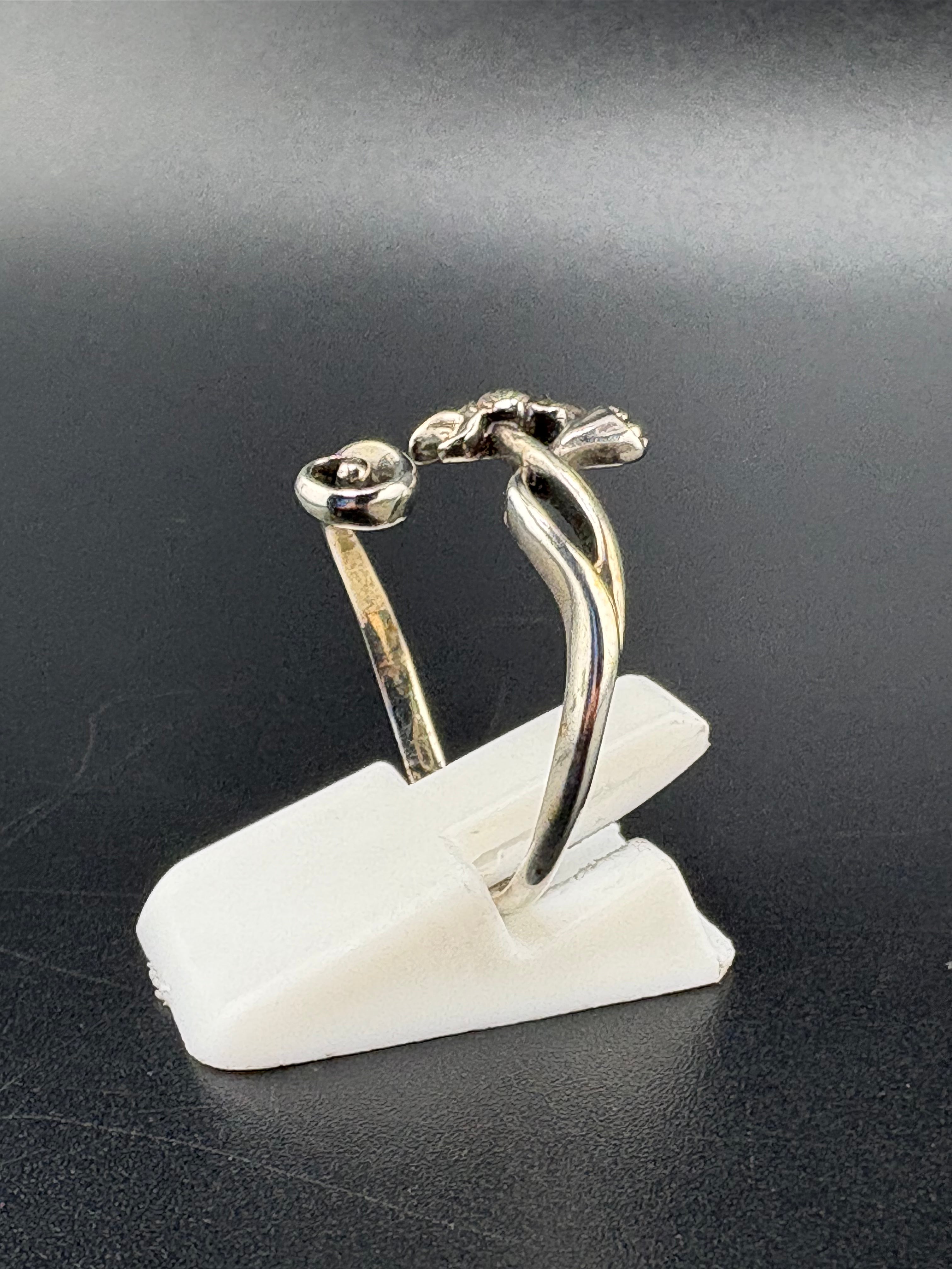 .925 Sterling Silver Lotus Flower Ring – 3.21g – Size 7.5 Adjustable