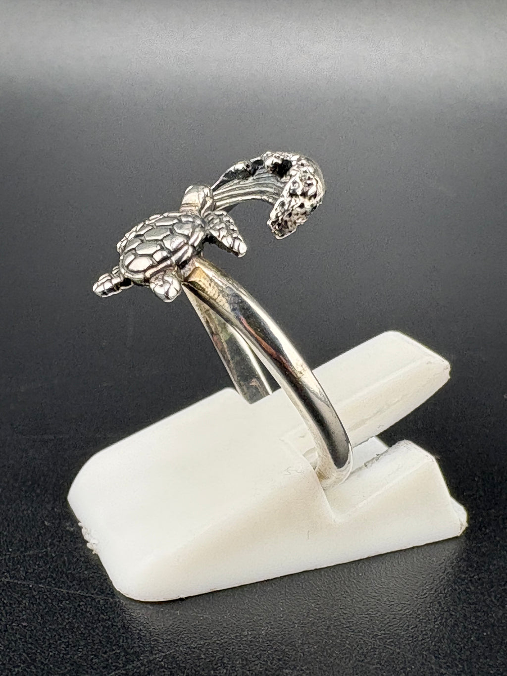 .925 Sterling Silver Turtle & Wave Ring – 2.52g – Size 7