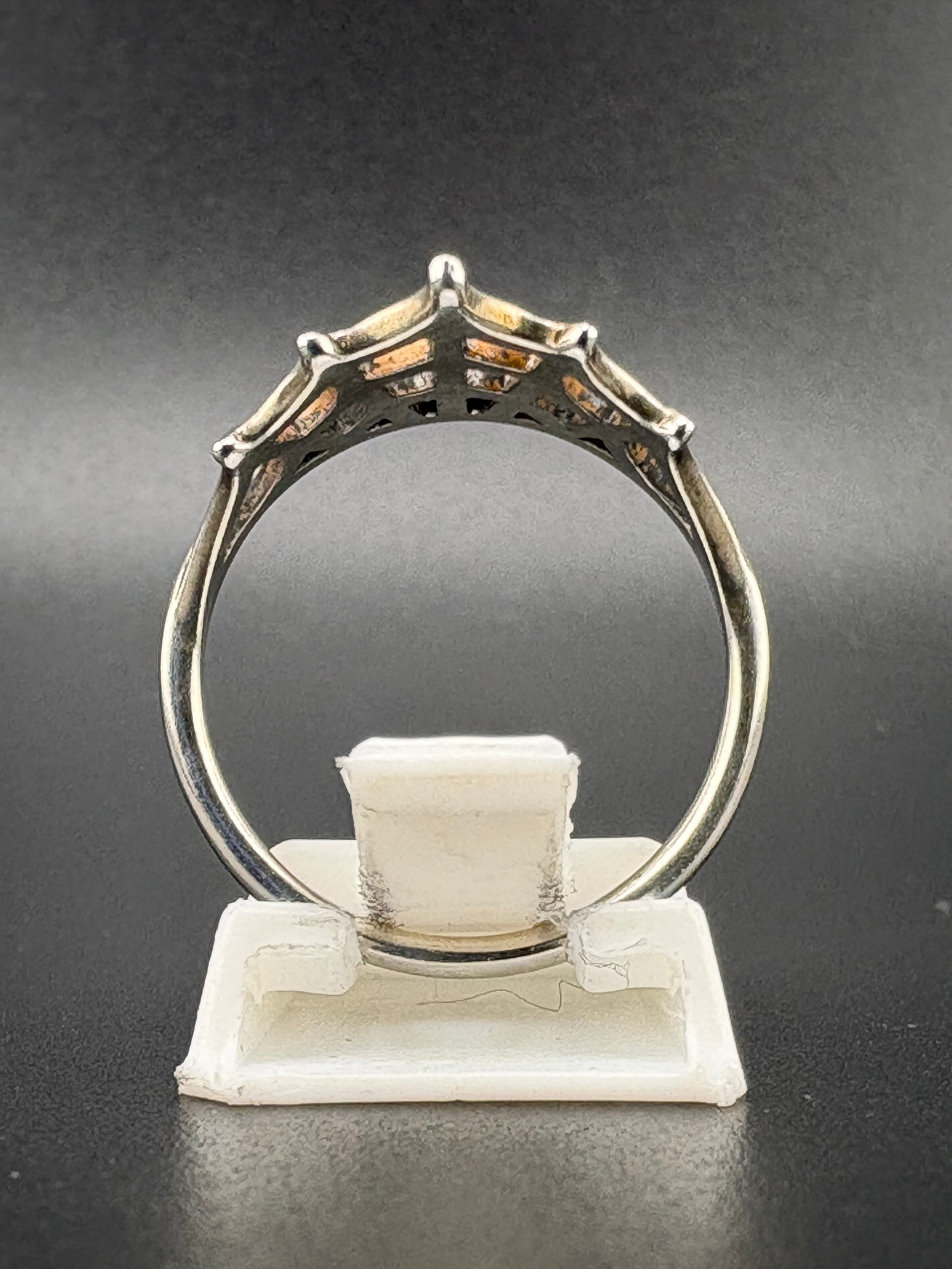.925 Sterling Silver Spider Web Tiara Ring – 2.17g – Size 7.25