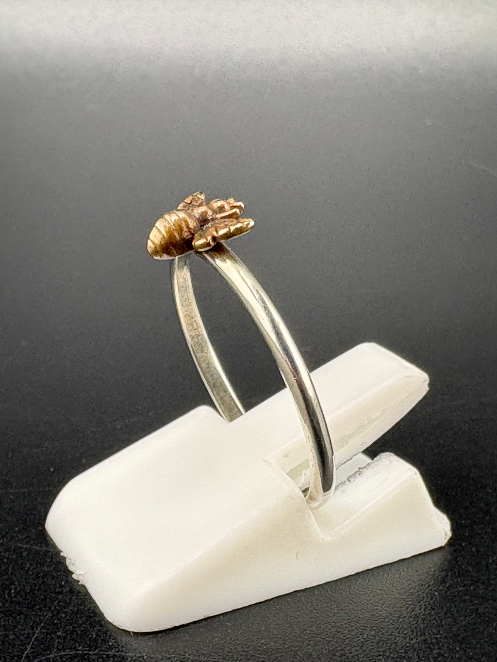 .925 Sterling Silver Bumblebee Ring – 1g – Size 7