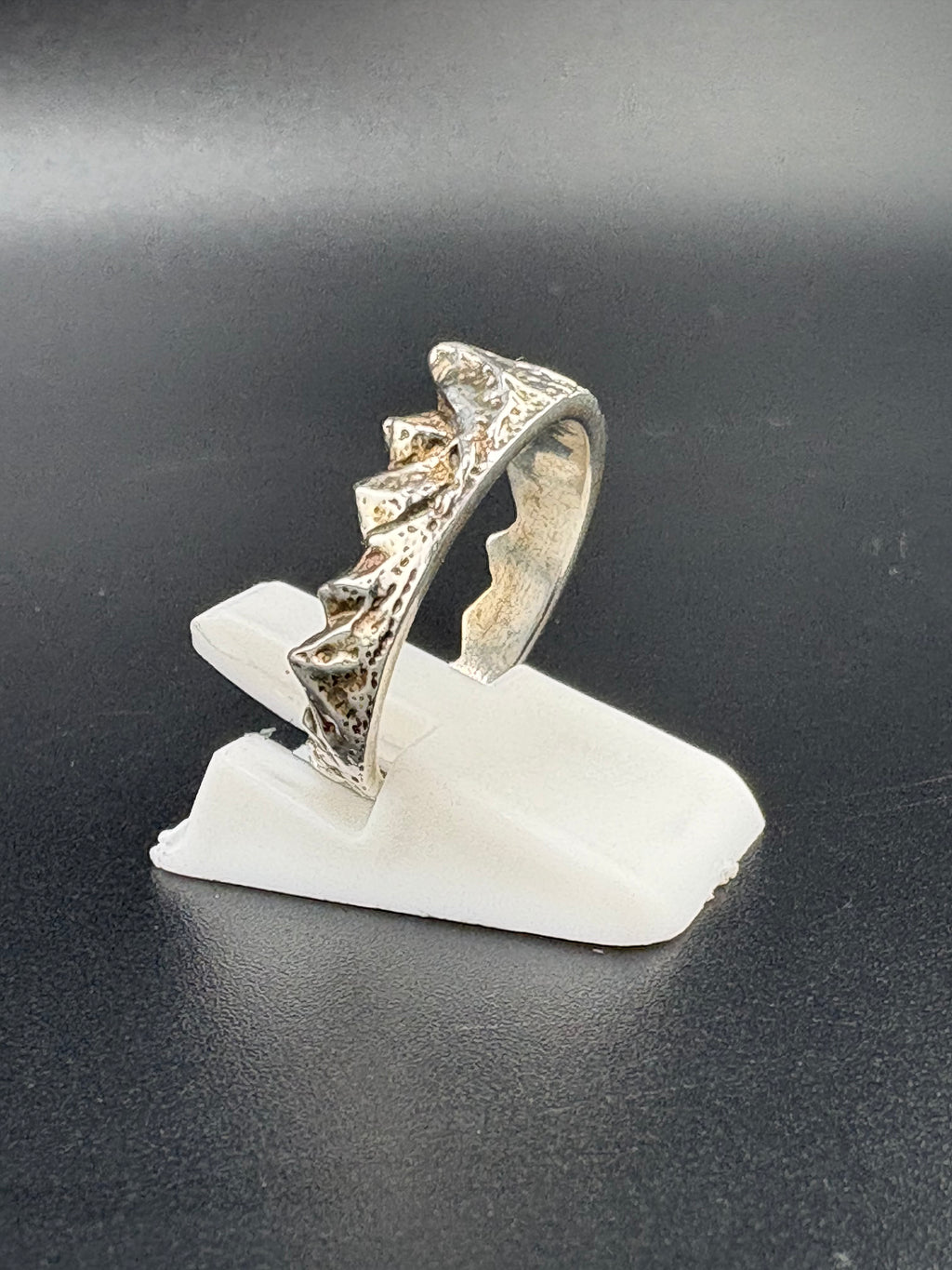 .925 Sterling Silver Mountain Peak Ring – 2.6g – Size 7