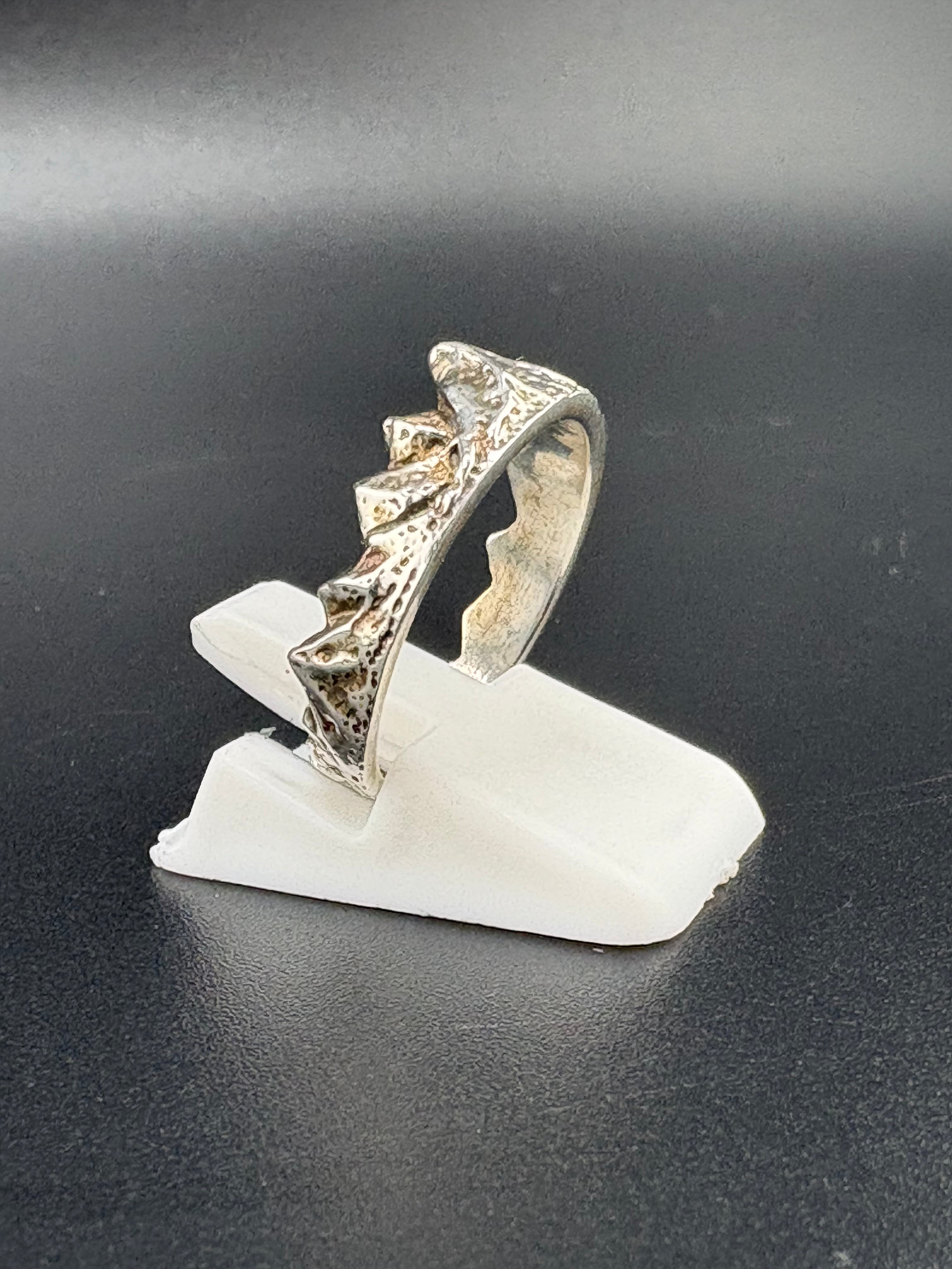 .925 Sterling Silver Mountain Peak Ring – 2.6g – Size 7