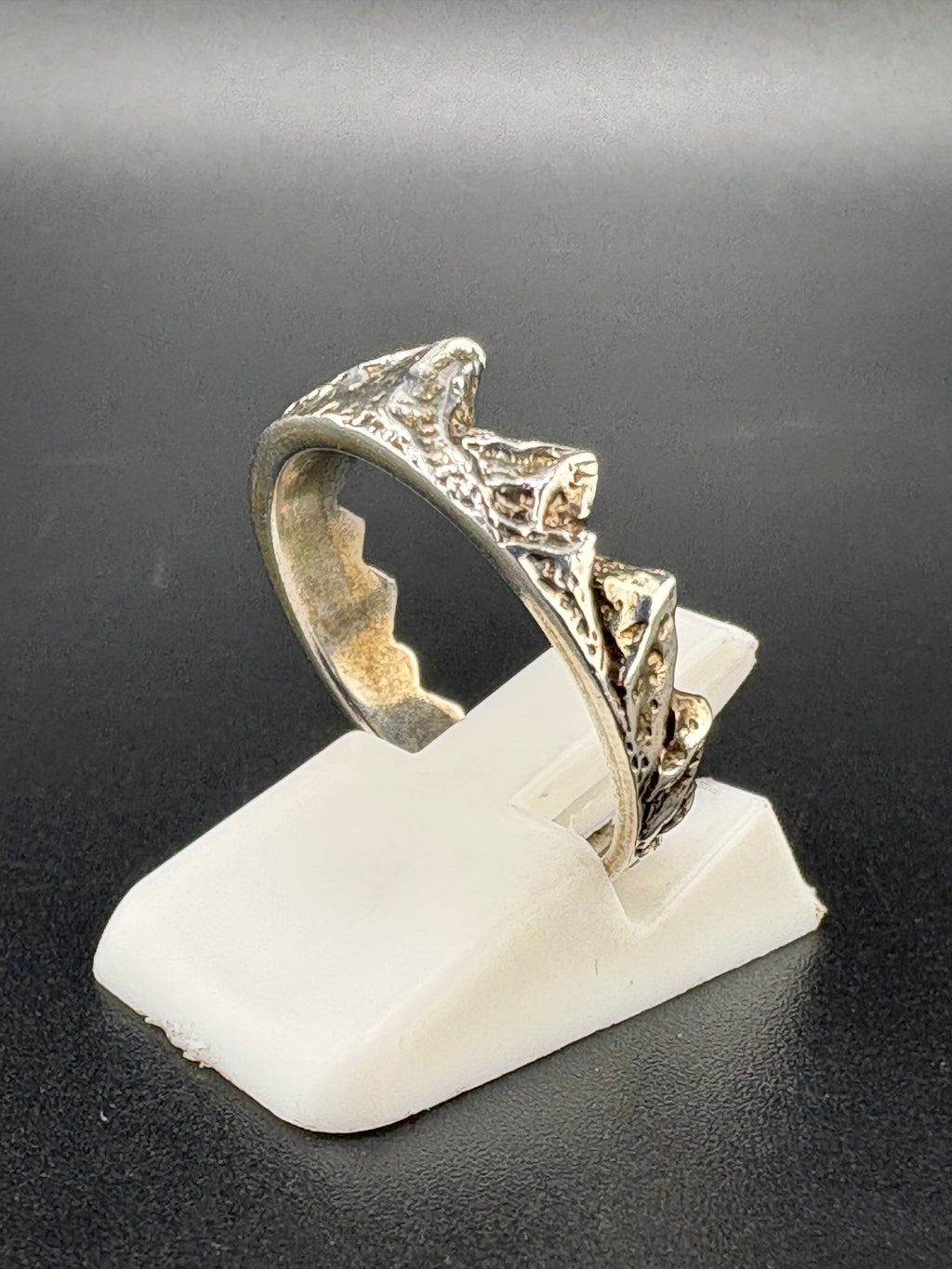 .925 Sterling Silver Mountain Peak Ring – 2.6g – Size 7