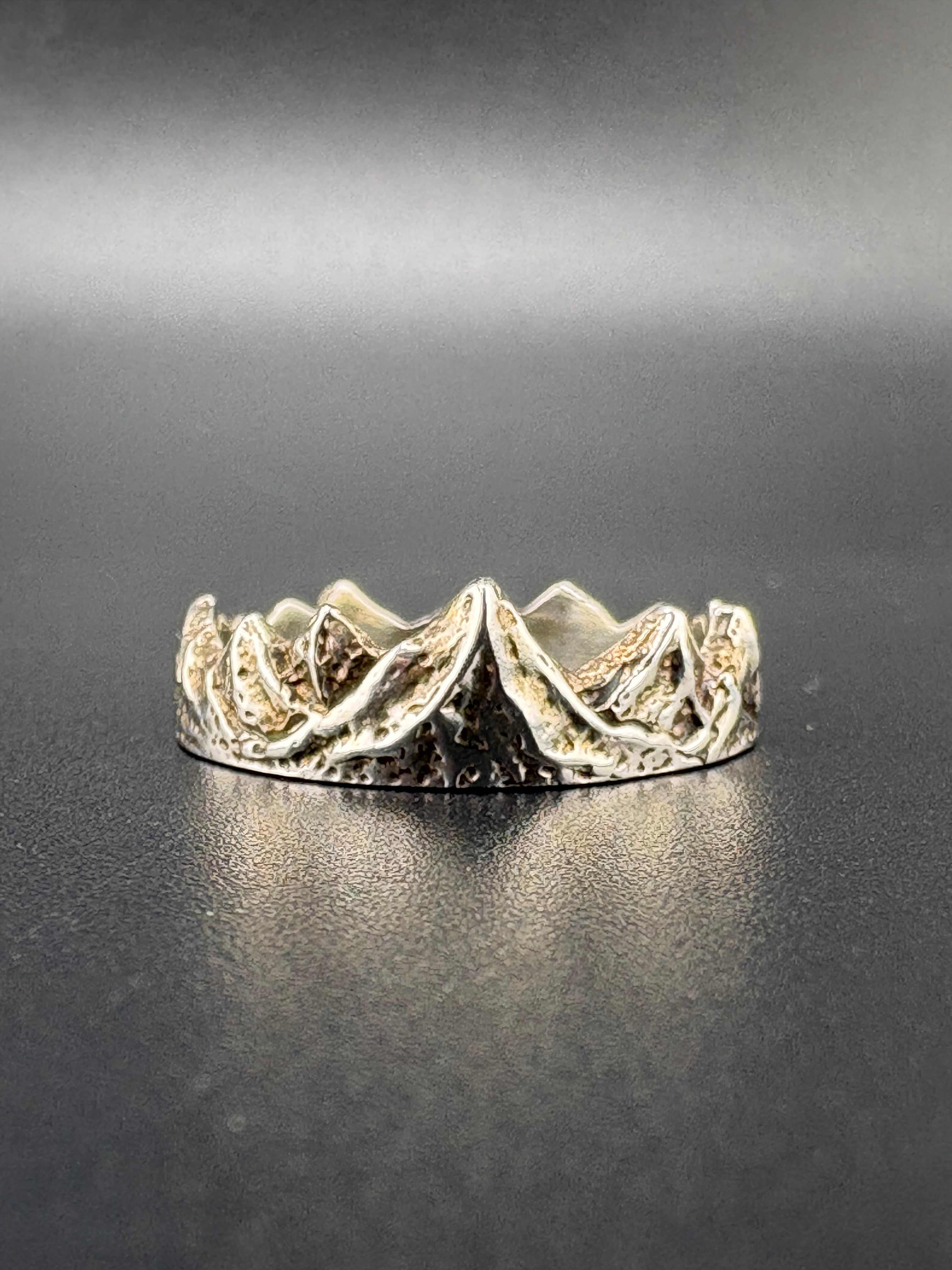 .925 Sterling Silver Mountain Peak Ring – 2.6g – Size 7