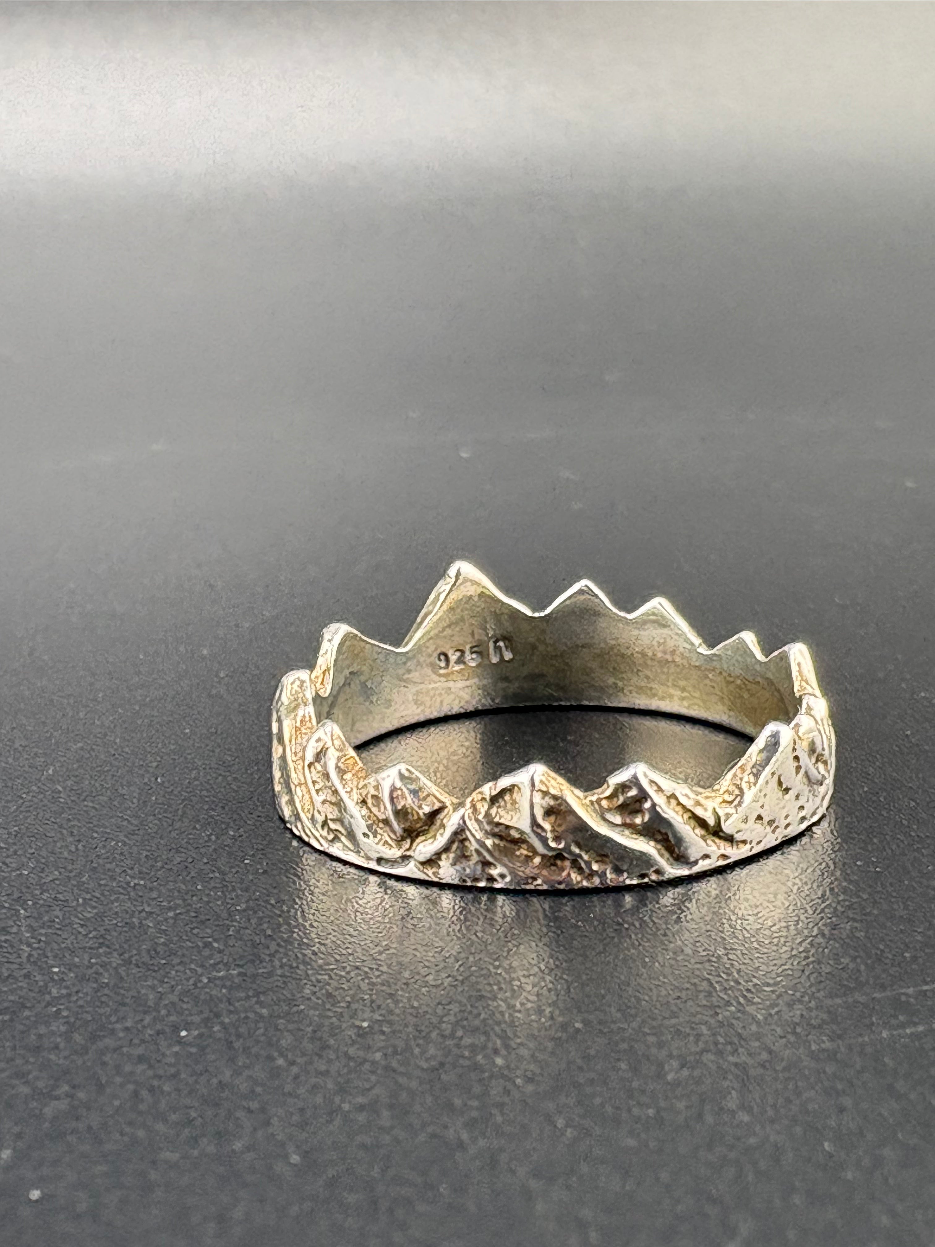 .925 Sterling Silver Mountain Peak Ring – 2.6g – Size 7