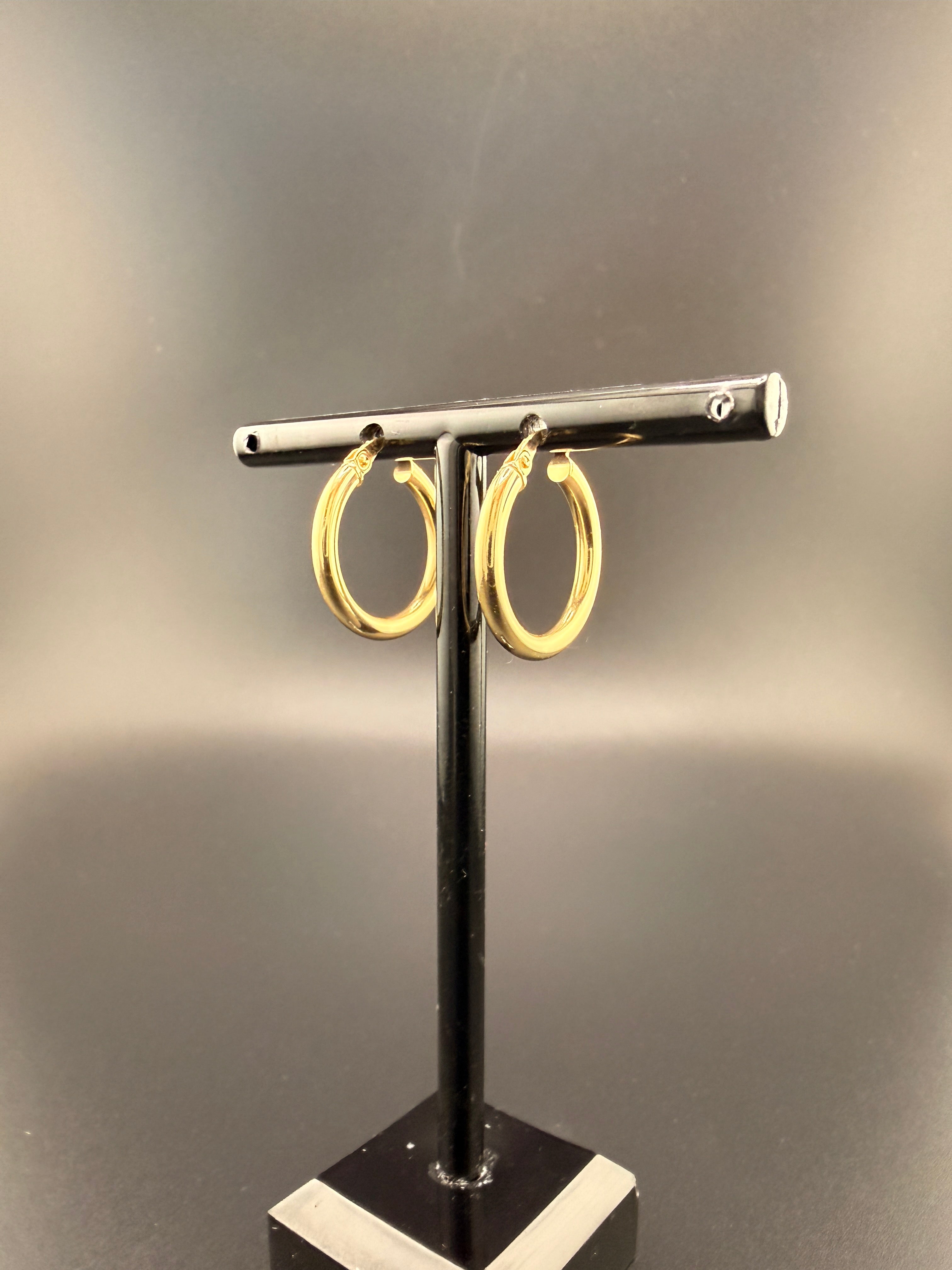 14K Solid Gold Hoop Earrings – Lightweight Classic Gold Hoops (1.46g)