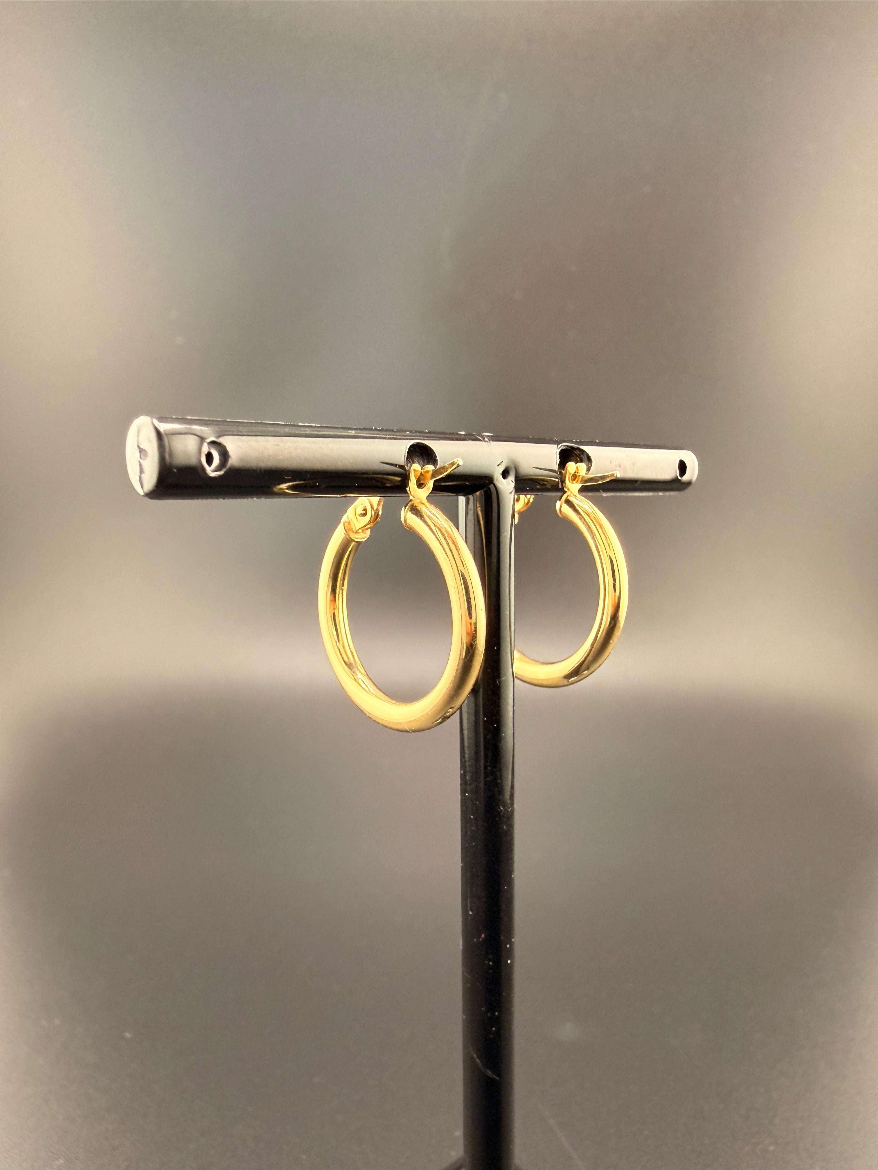 14K Solid Gold Hoop Earrings – Lightweight Classic Gold Hoops (1.46g)