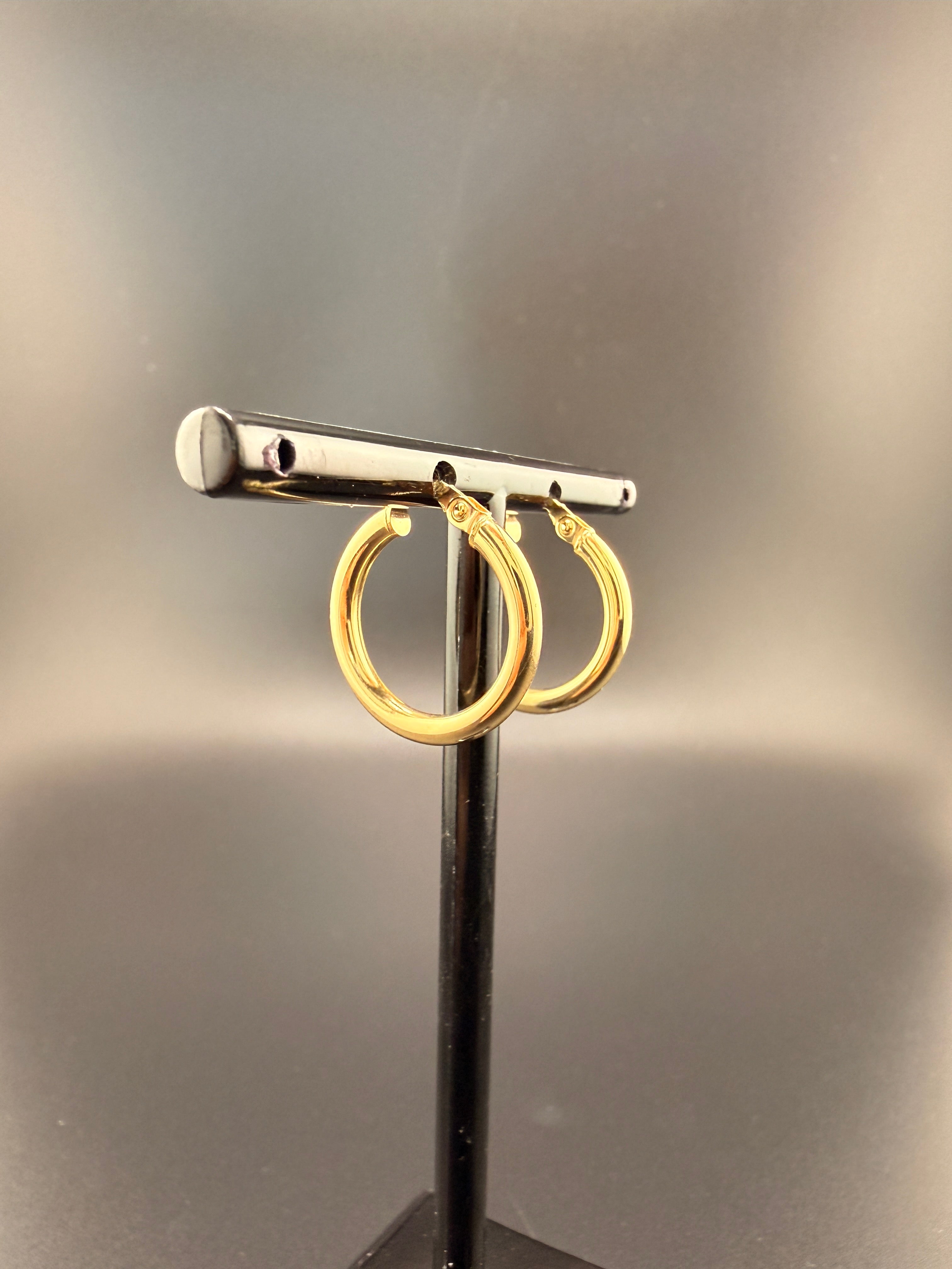 14K Solid Gold Hoop Earrings – Lightweight Classic Gold Hoops (1.46g)