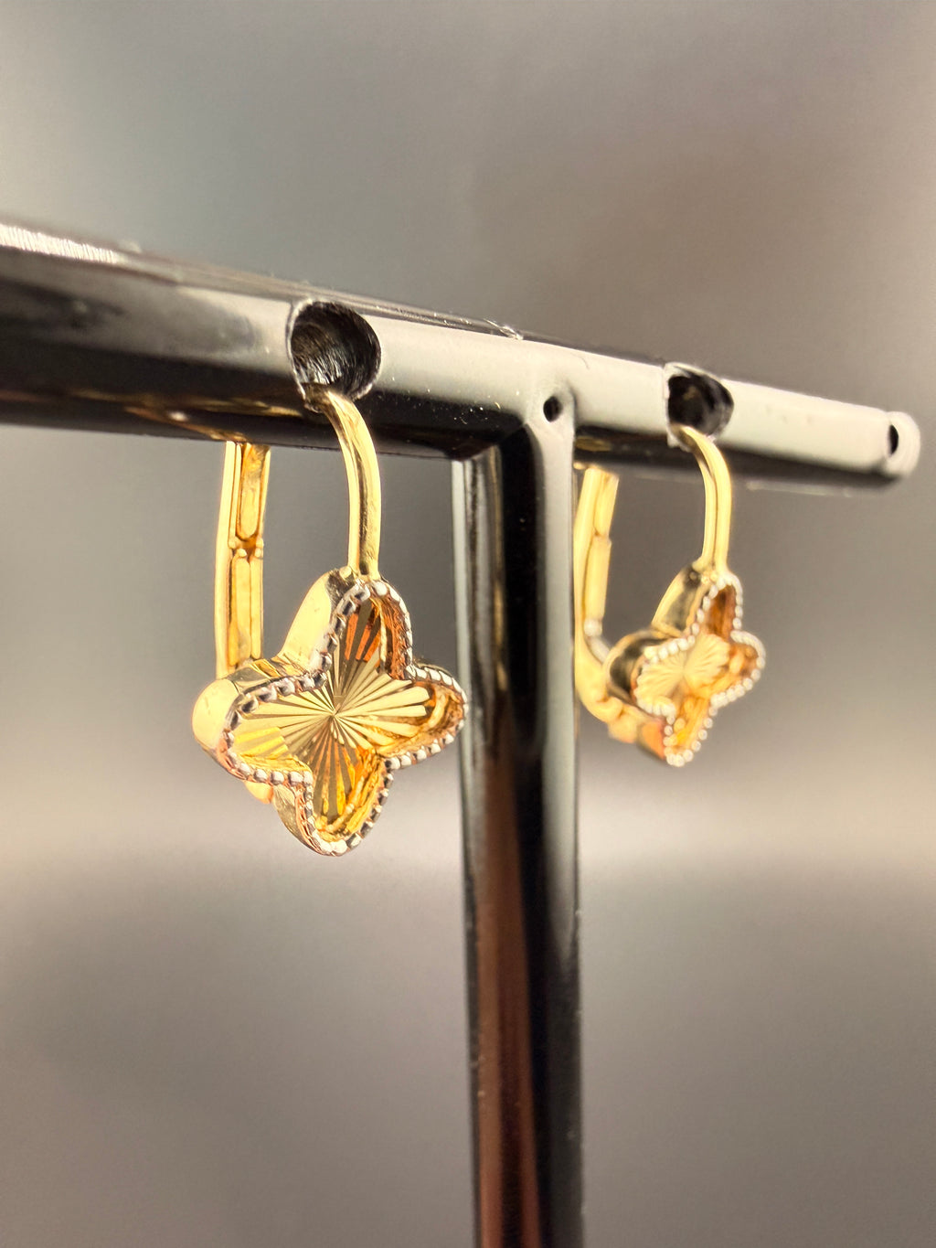 14K Solid Gold Cloverleaf Earrings (1.78g) – Real Gold Stud Earrings | Jewelry Connect Wholesale Price