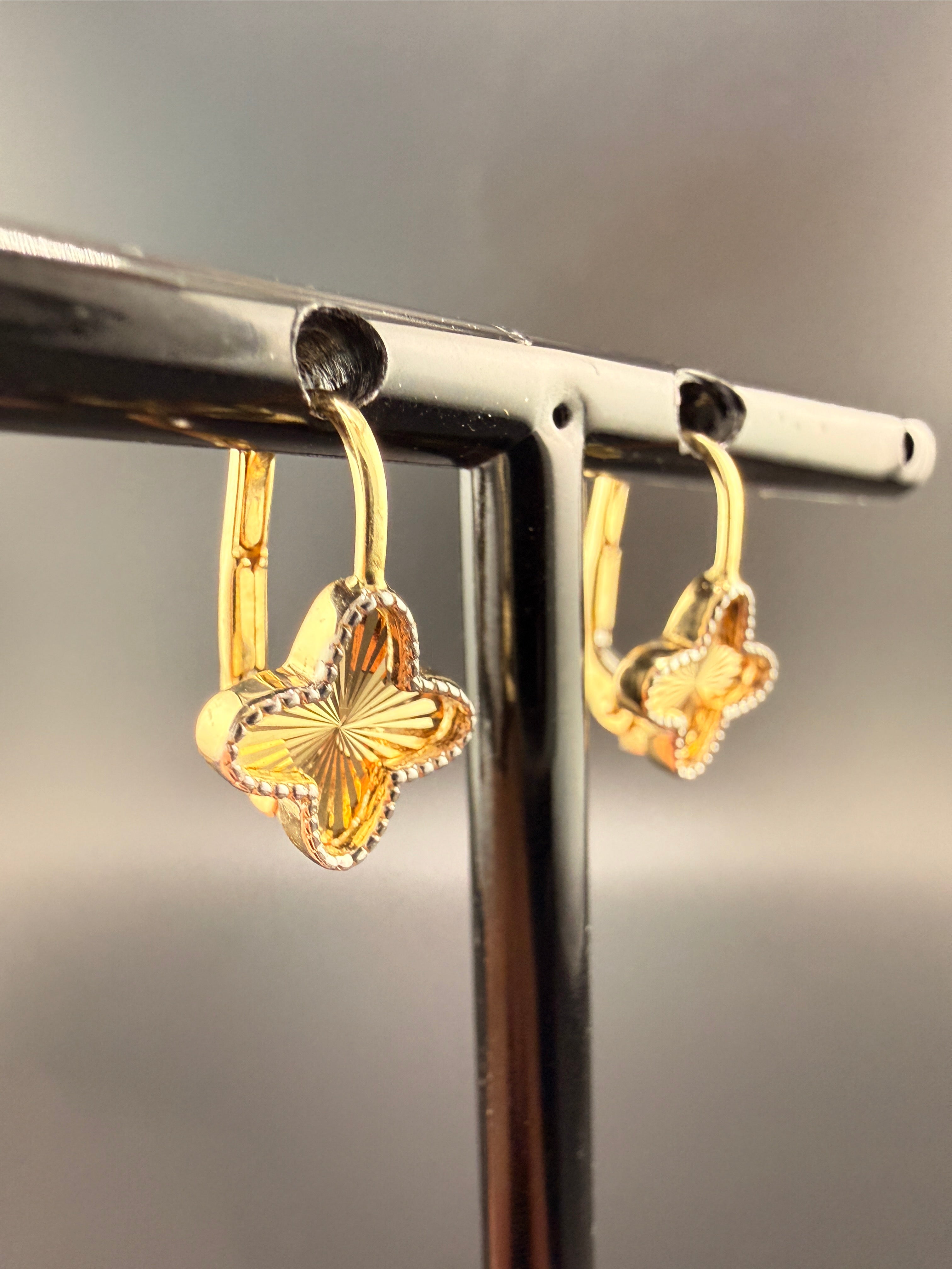 14K Solid Gold Cloverleaf Earrings (1.78g) – Real Gold Stud Earrings | Jewelry Connect Wholesale Price