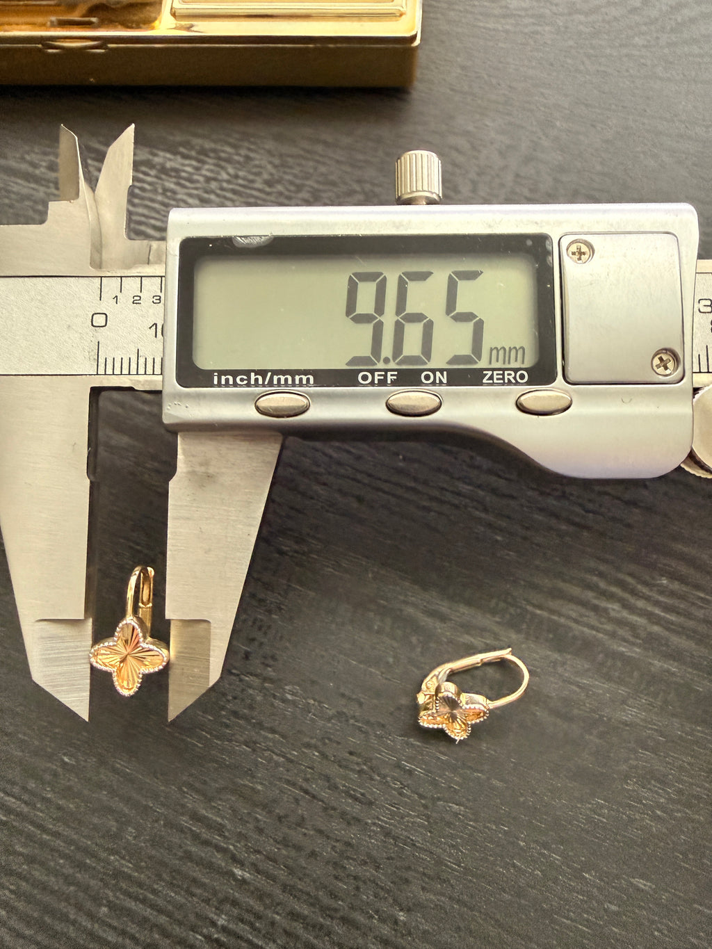 14K Solid Gold Cloverleaf Earrings (1.78g) – Real Gold Stud Earrings | Jewelry Connect Wholesale Price