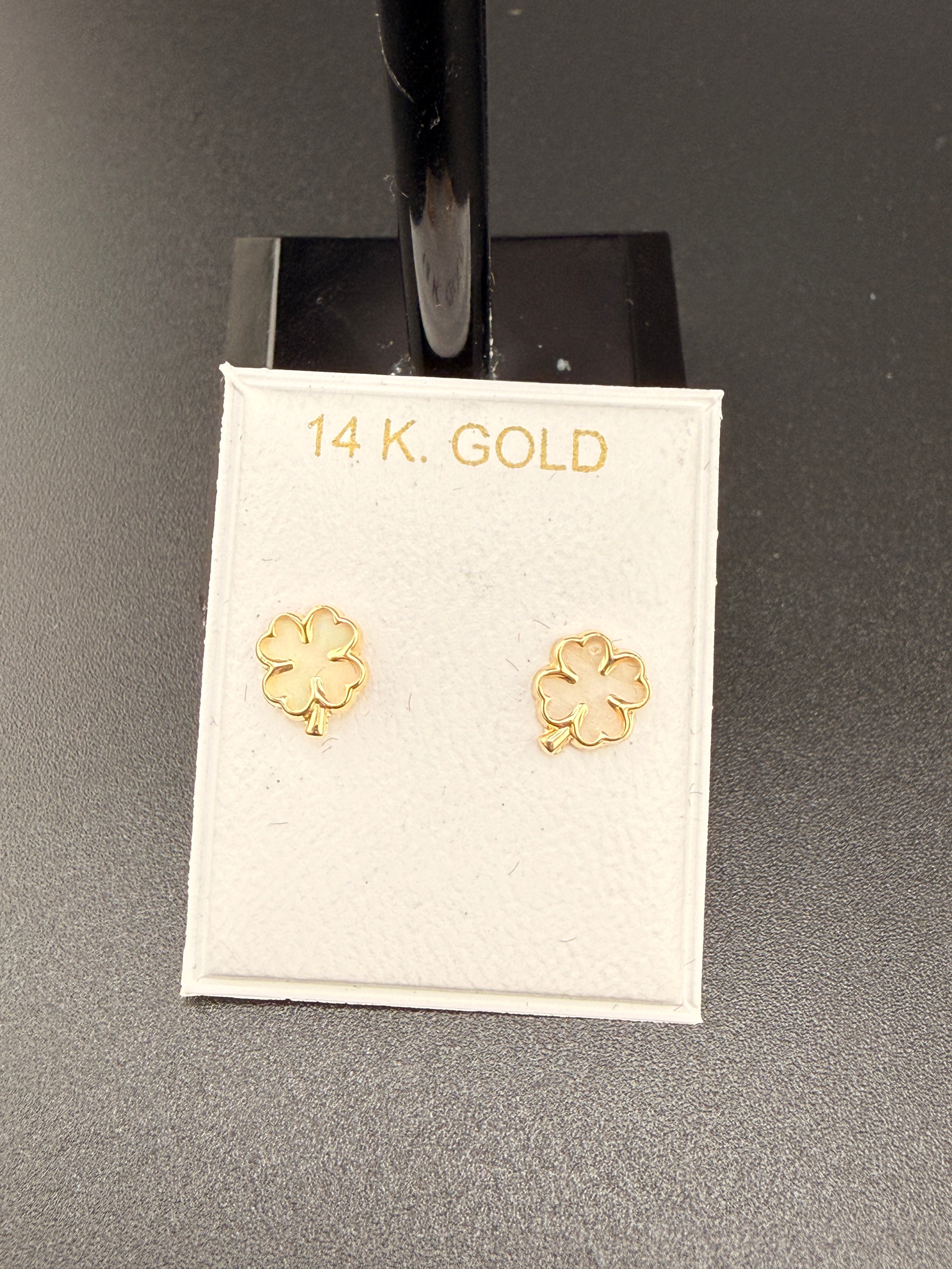14K Gold Oyster Cloverleaf Earrings – 1.78g Real Gold Designer Stud Earrings | Wholesale Price