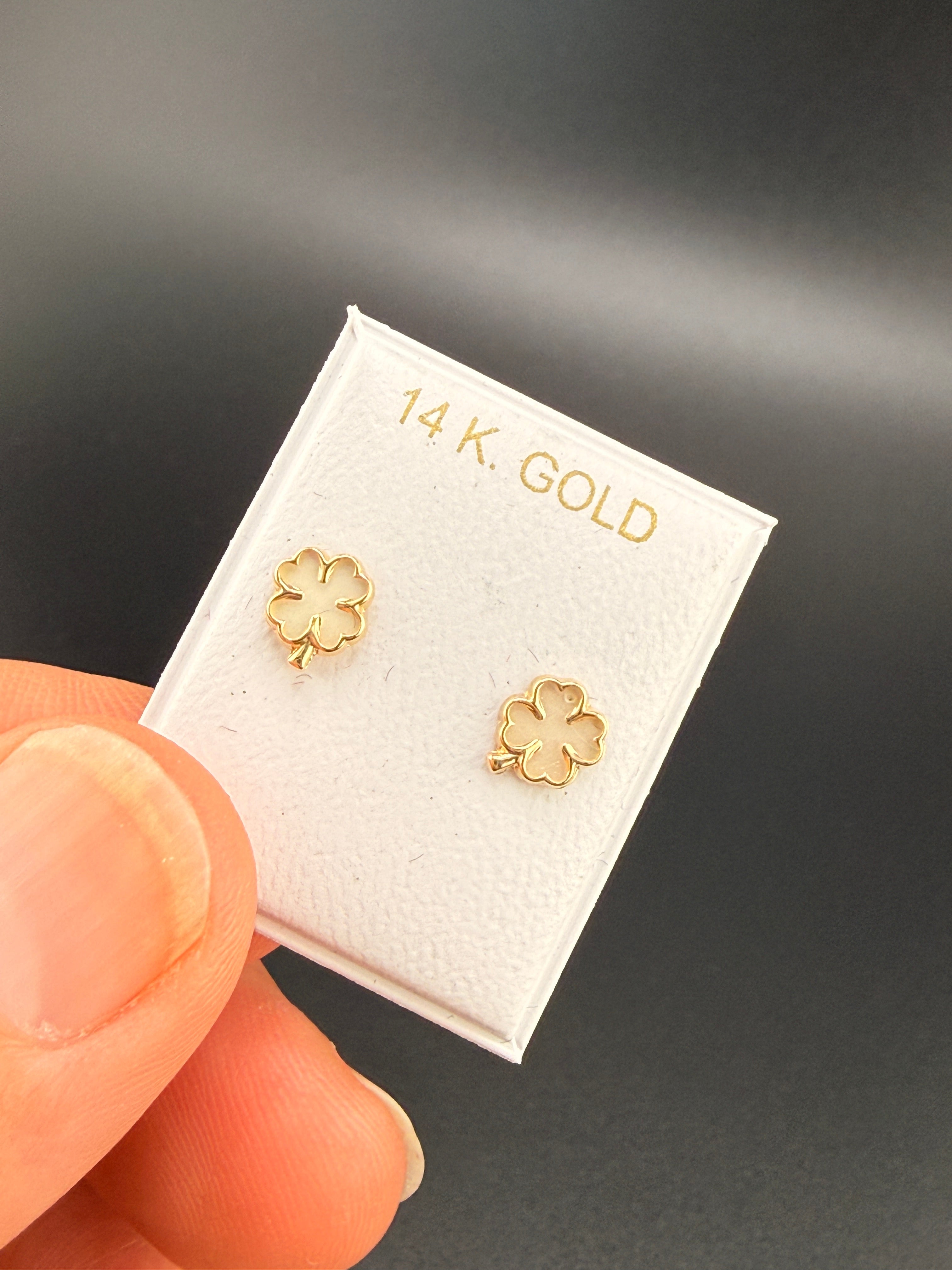 14K Gold Oyster Cloverleaf Earrings – 1.78g Real Gold Designer Stud Earrings | Wholesale Price