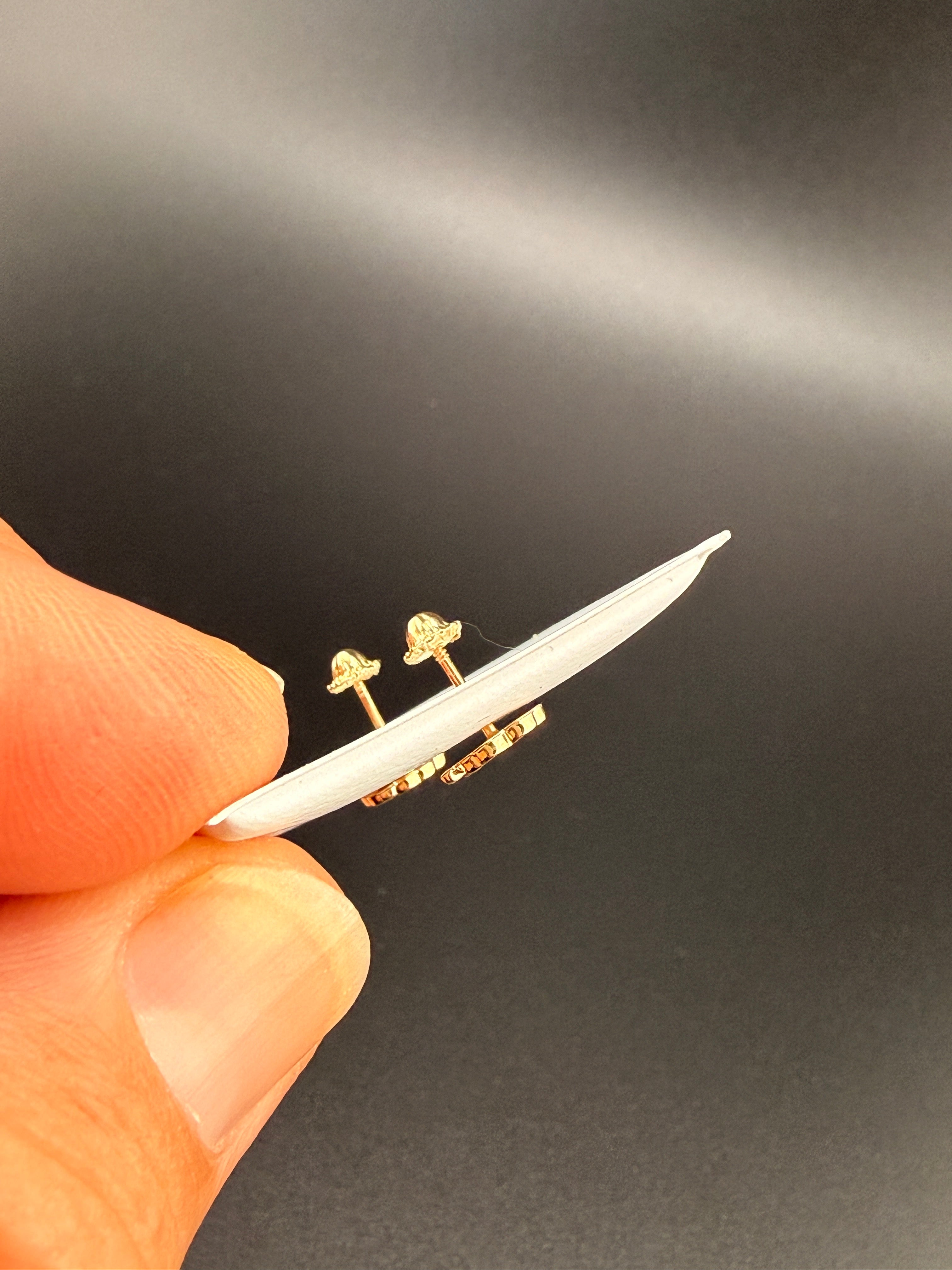 14K Gold Oyster Cloverleaf Earrings – 1.78g Real Gold Designer Stud Earrings | Wholesale Price