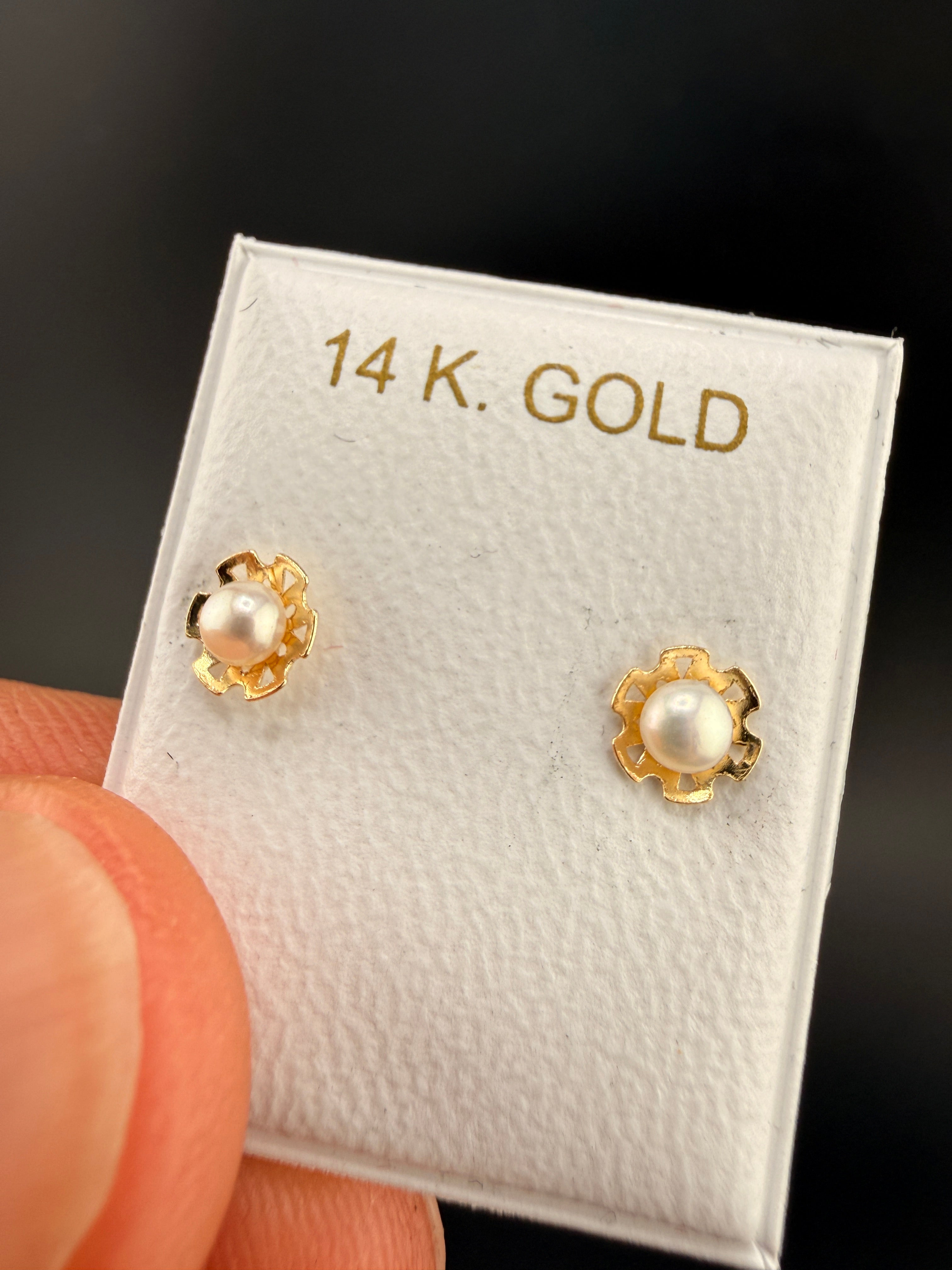 14K Gold Pearl Flower Earrings – Elegant Freshwater Pearl Floral Stud Earrings | Jewelry Connect