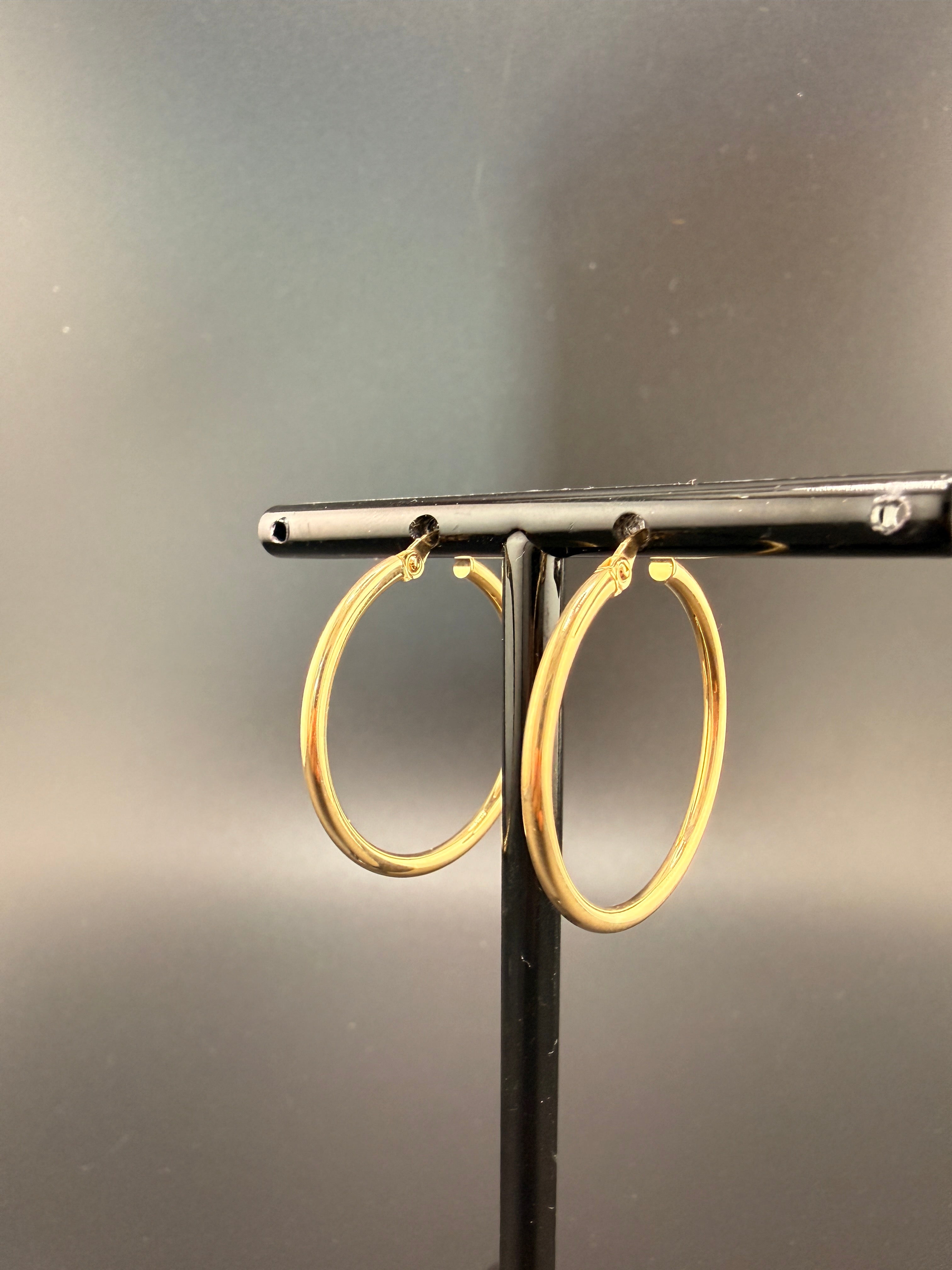 14K Solid Gold Hoop Earrings – Lightweight Classic Hoops (1.52g) | Wholesale Jewelry Price