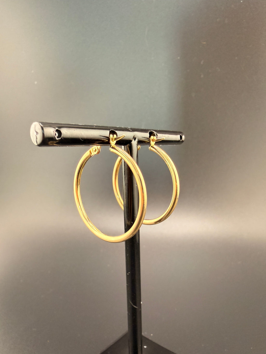14K Solid Gold Hoop Earrings – Lightweight Classic Hoops (1.52g) | Wholesale Jewelry Price
