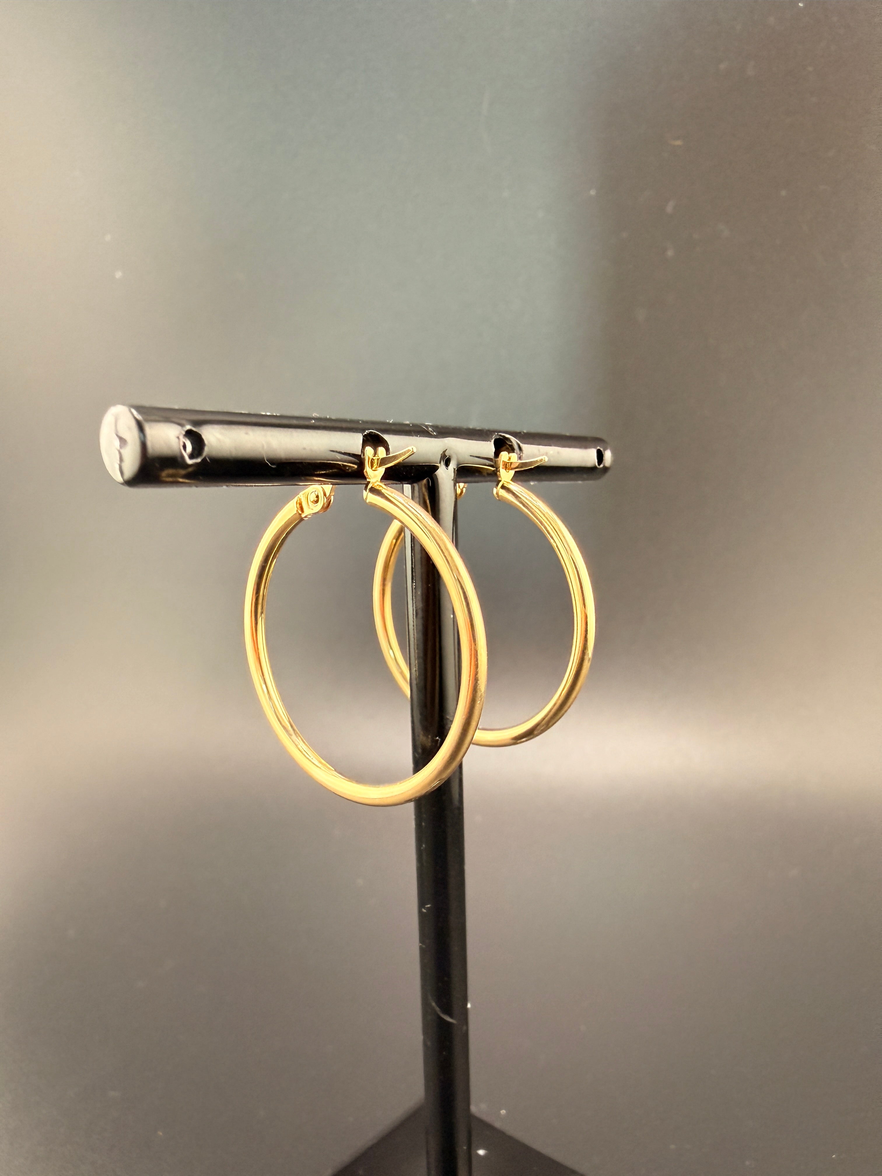 14K Solid Gold Hoop Earrings – Lightweight Classic Hoops (1.52g) | Wholesale Jewelry Price