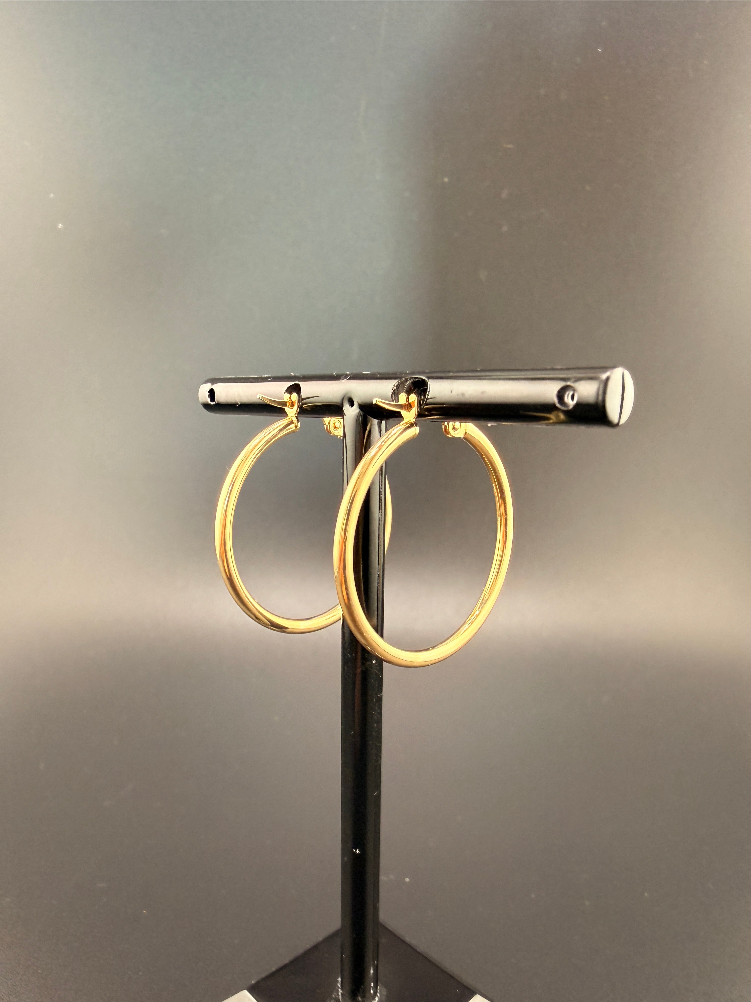 14K Solid Gold Hoop Earrings – Lightweight Classic Hoops (1.52g) | Wholesale Jewelry Price