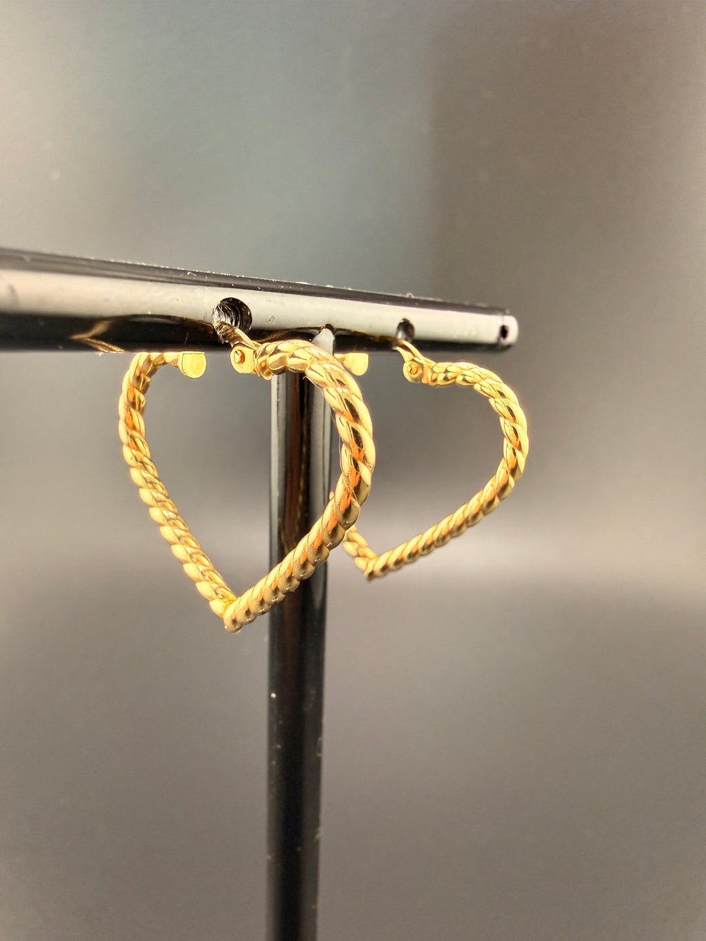 14K Solid Gold Heart Hoop Earrings – Lightweight Diamond-Cut Heart Hoops (1.53g) | Jewelry Connect Wholesale Price