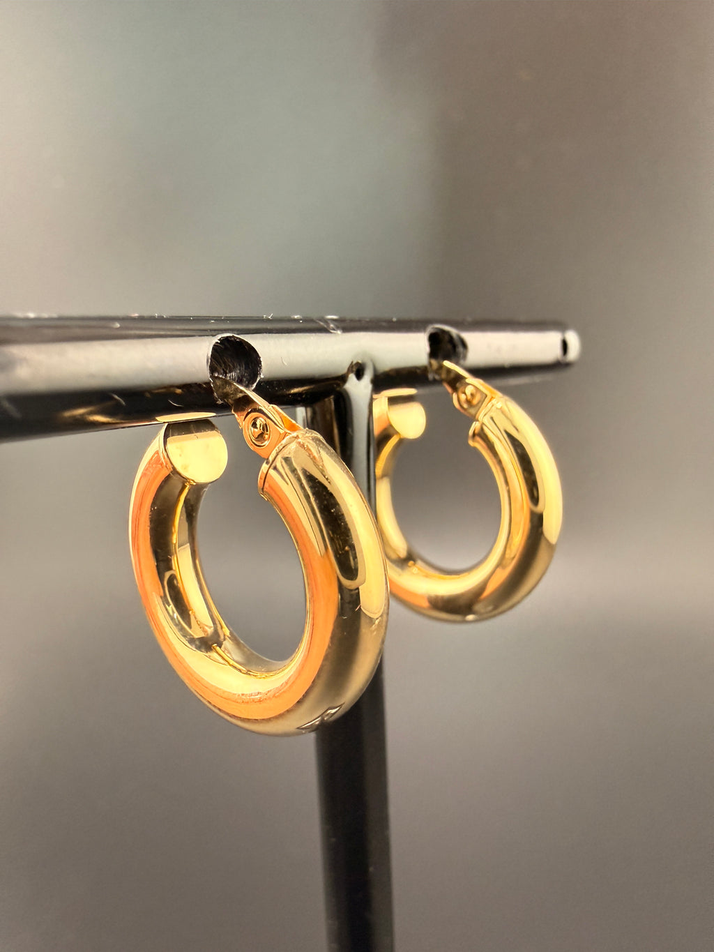 14K Solid Gold Hoop Earrings – 1.90 Grams Real Gold Hoops | Wholesale Jewelry Price