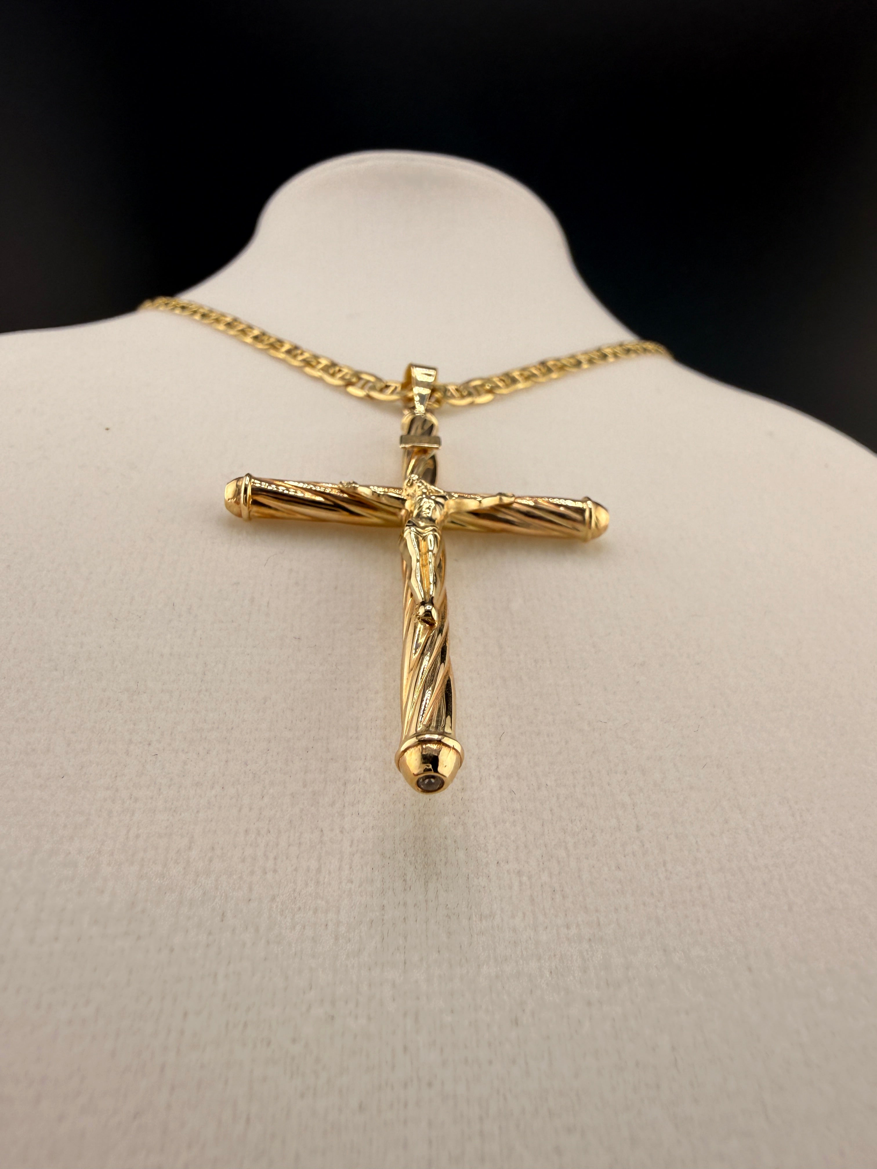 14K Gold Jesus on the Cross Pendant – Solid Gold Crucifix Pendant (4.09g) | Wholesale Jewelry Price