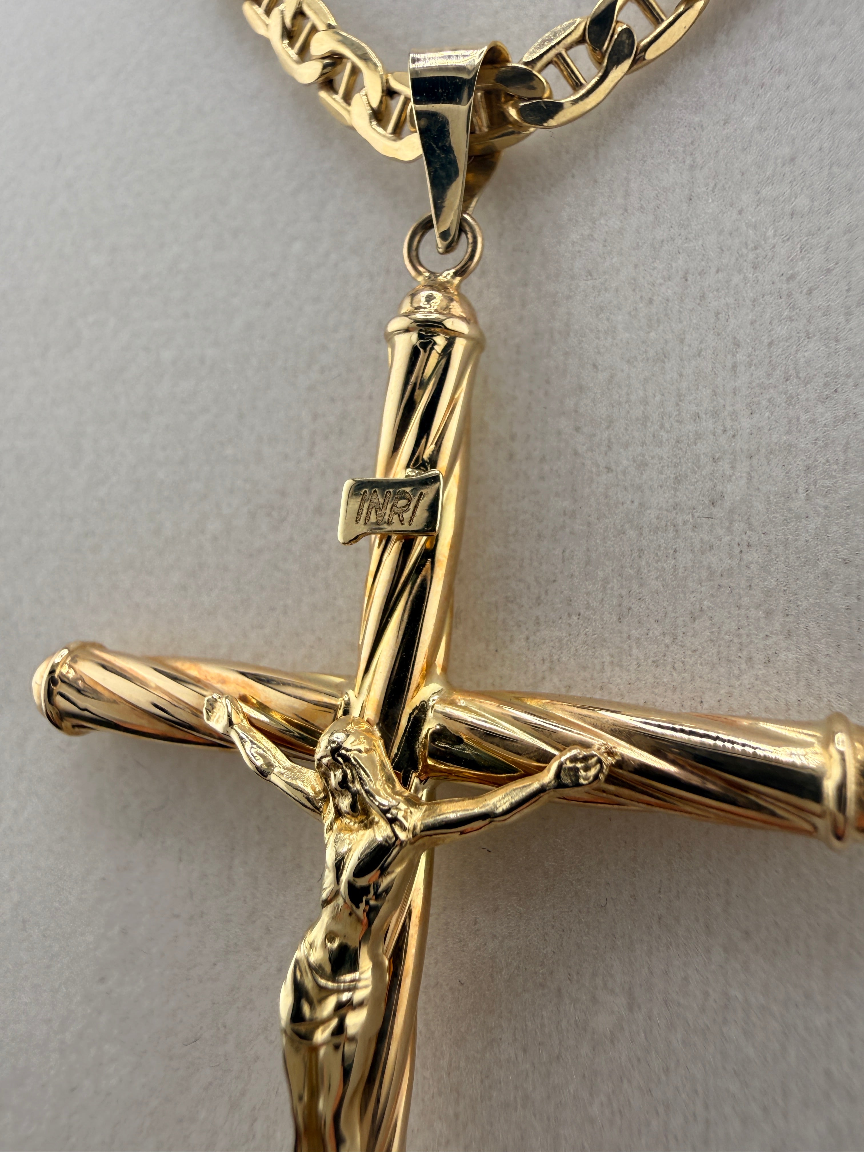 14K Gold Jesus on the Cross Pendant – Solid Gold Crucifix Pendant (4.09g) | Wholesale Jewelry Price