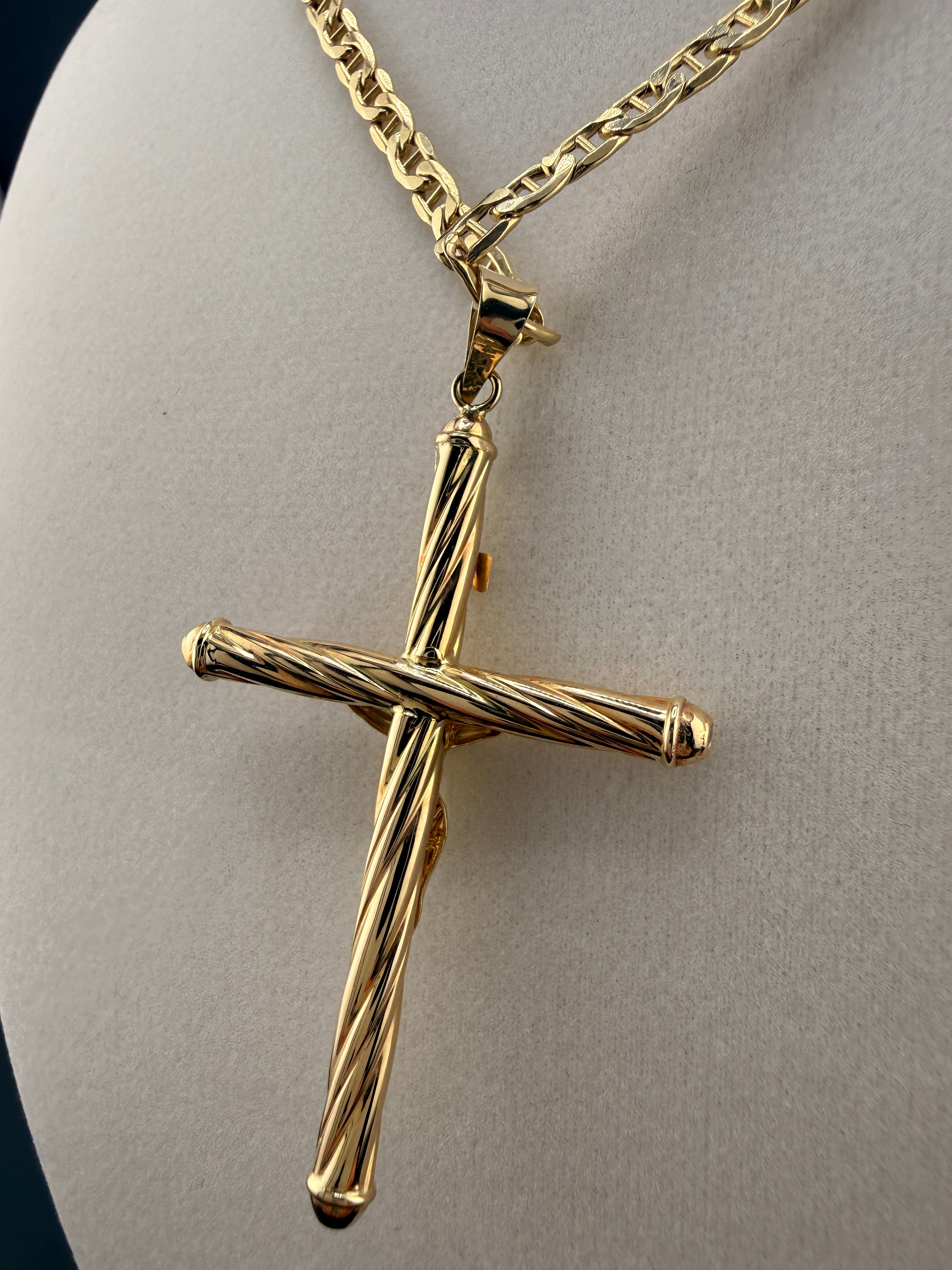 14K Gold Jesus on the Cross Pendant – Solid Gold Crucifix Pendant (4.09g) | Wholesale Jewelry Price