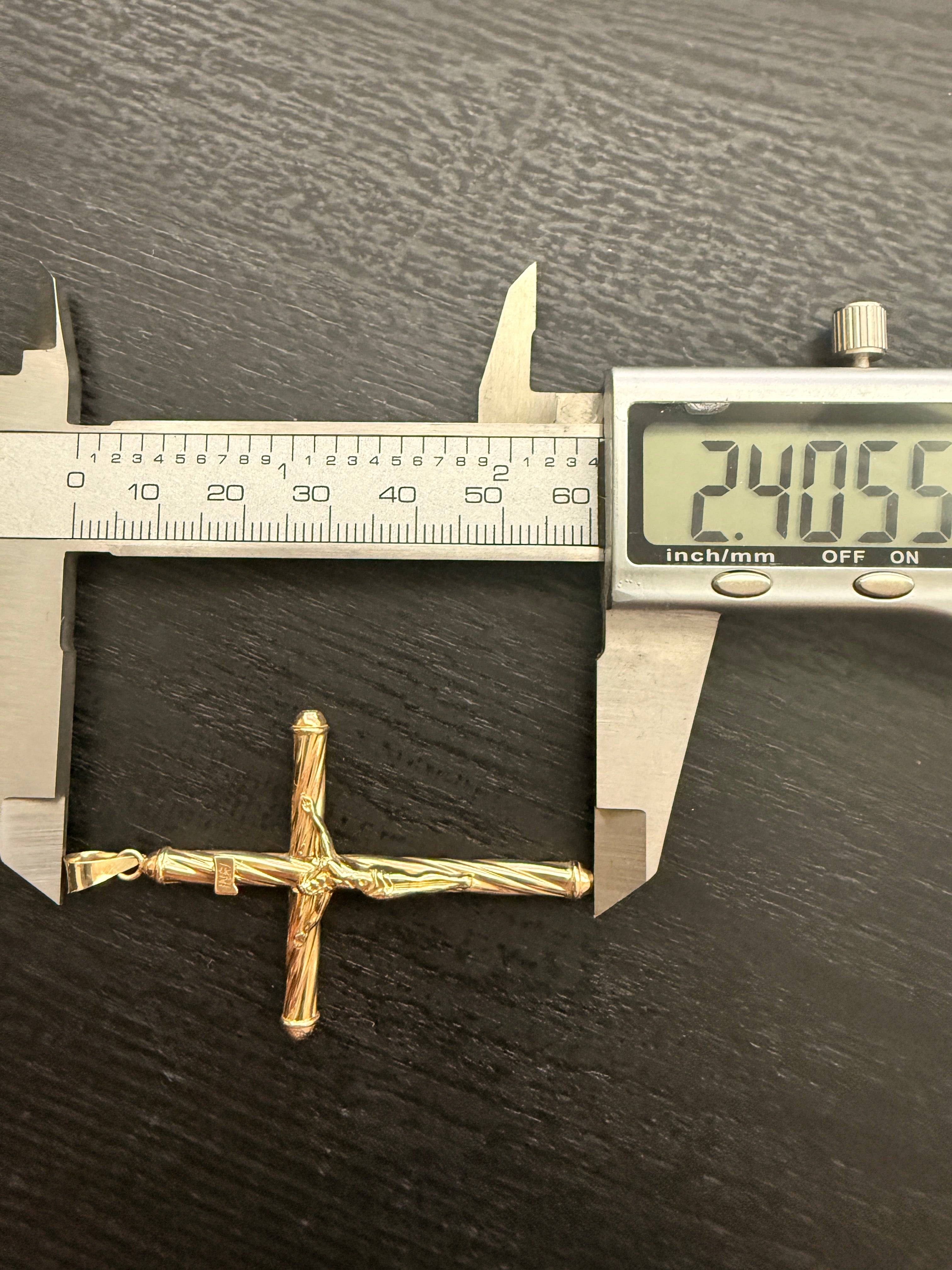 14K Gold Jesus on the Cross Pendant – Solid Gold Crucifix Pendant (4.09g) | Wholesale Jewelry Price