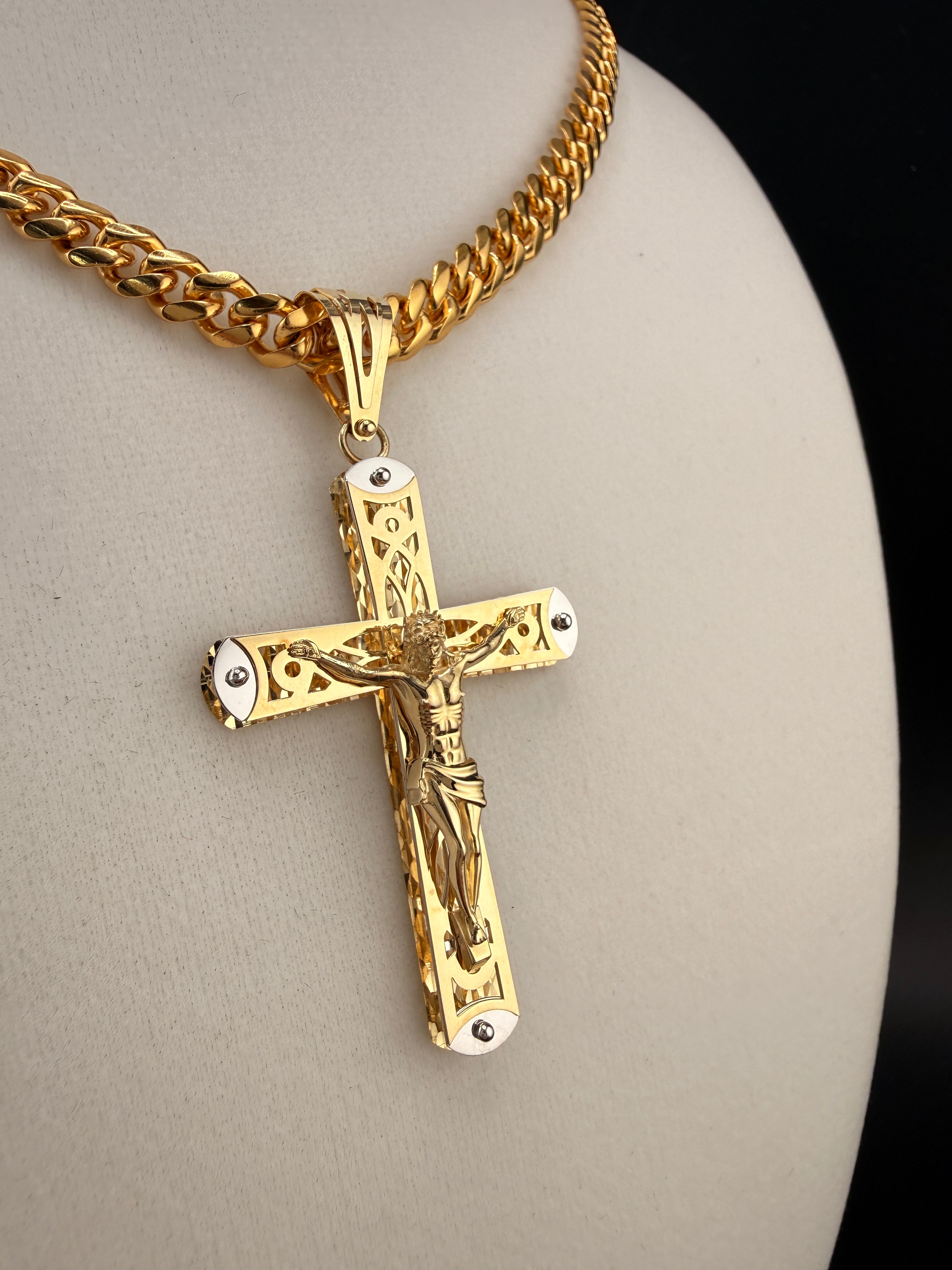 14K Gold Jesus on the Cross Pendant – 7.34 Grams Solid Gold Crucifix | Jewelry Connect